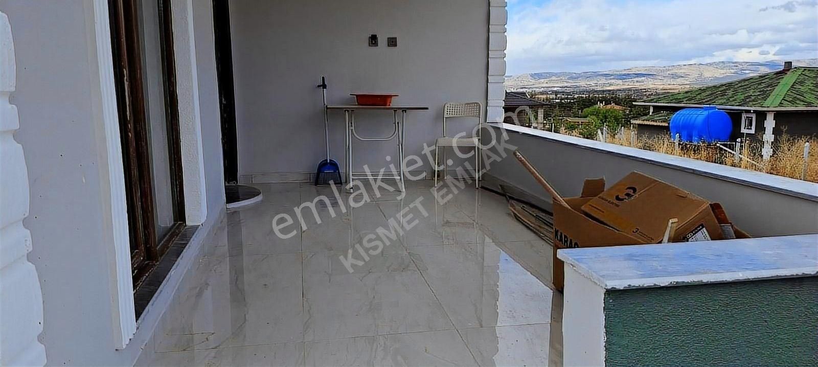 Kısmet Emlak'tan Pecenek Mah. 450m2 Üzerinde 2+1 Evli Hobi Bahce - Görsel 9