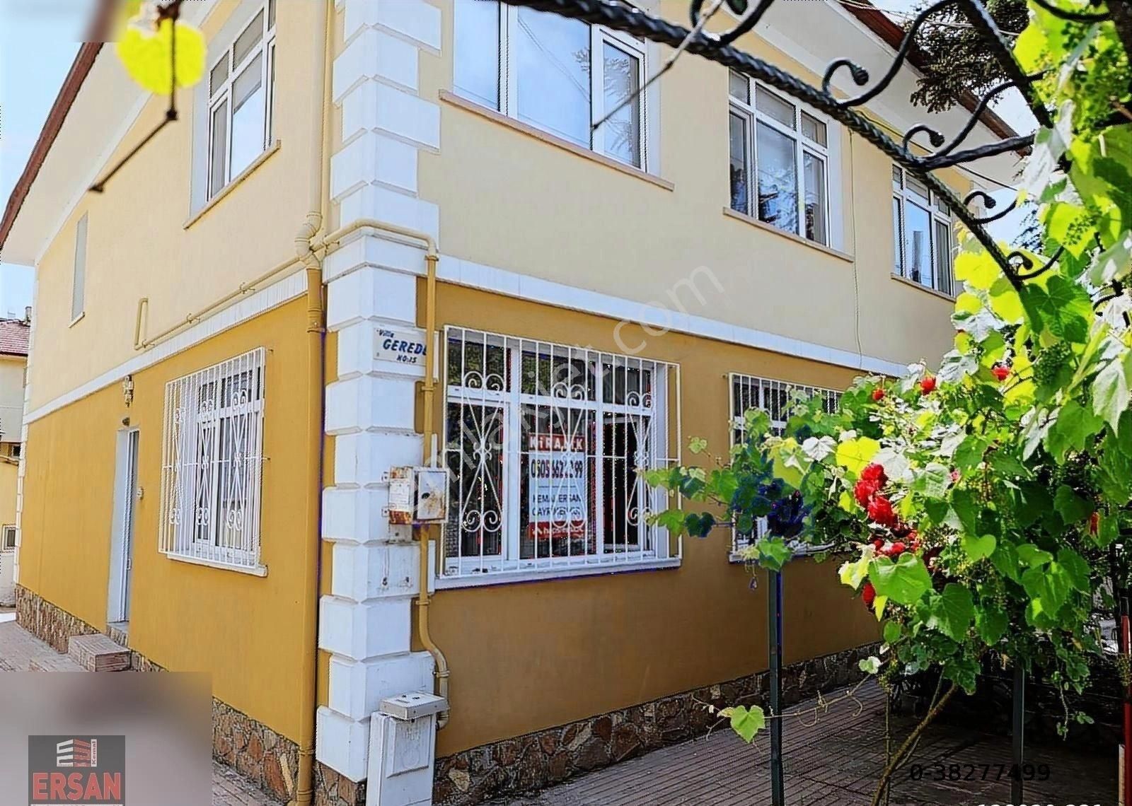 Borazanlar Mahallesi'nde İki Katlı Bahçeli Satılık Müstakil Ev