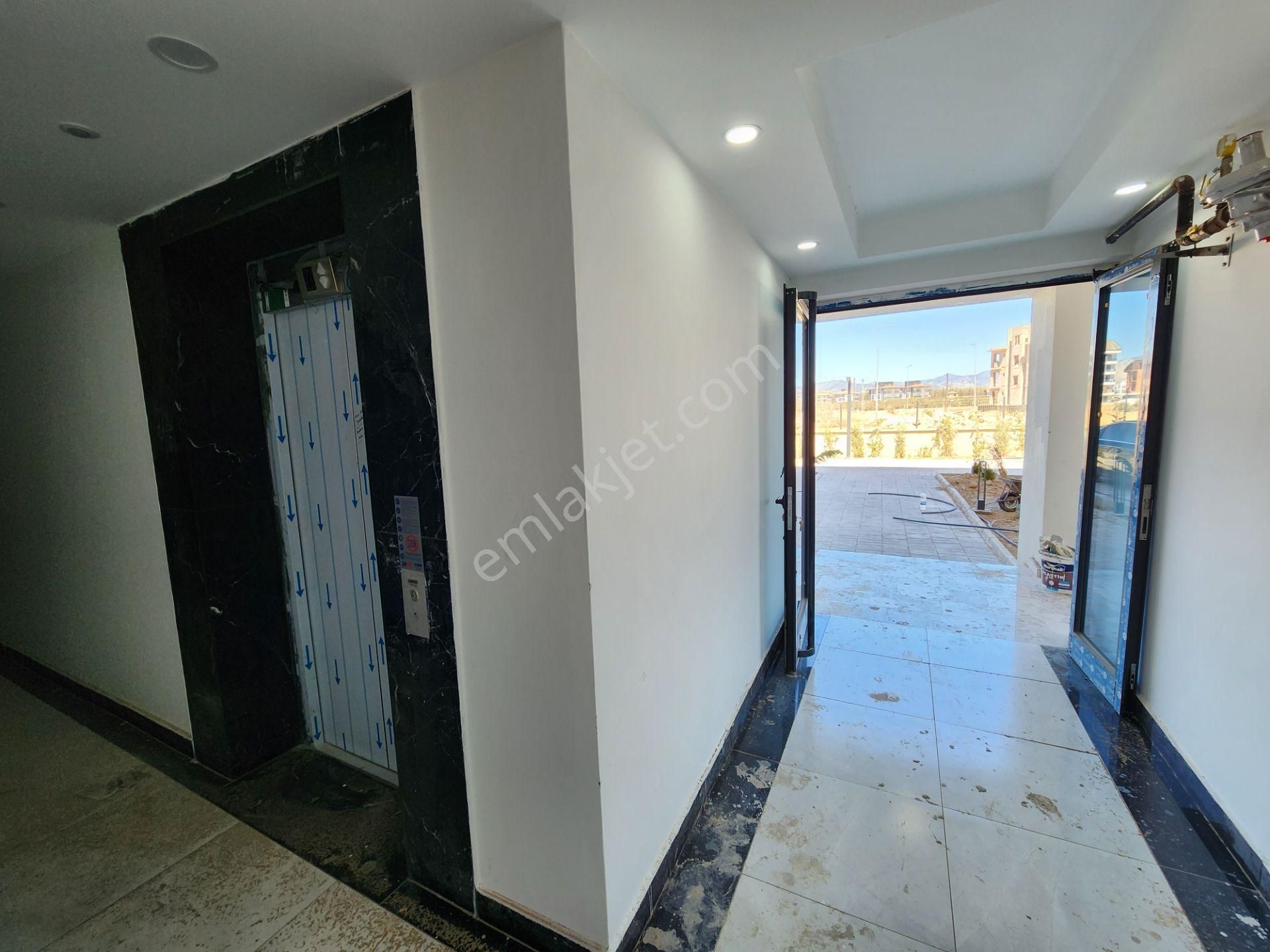 Yeniköy'de Sıfır Lux Sitede Eşyalı Kiralık Sıfır 1+1 Lux Daire - Görsel 5