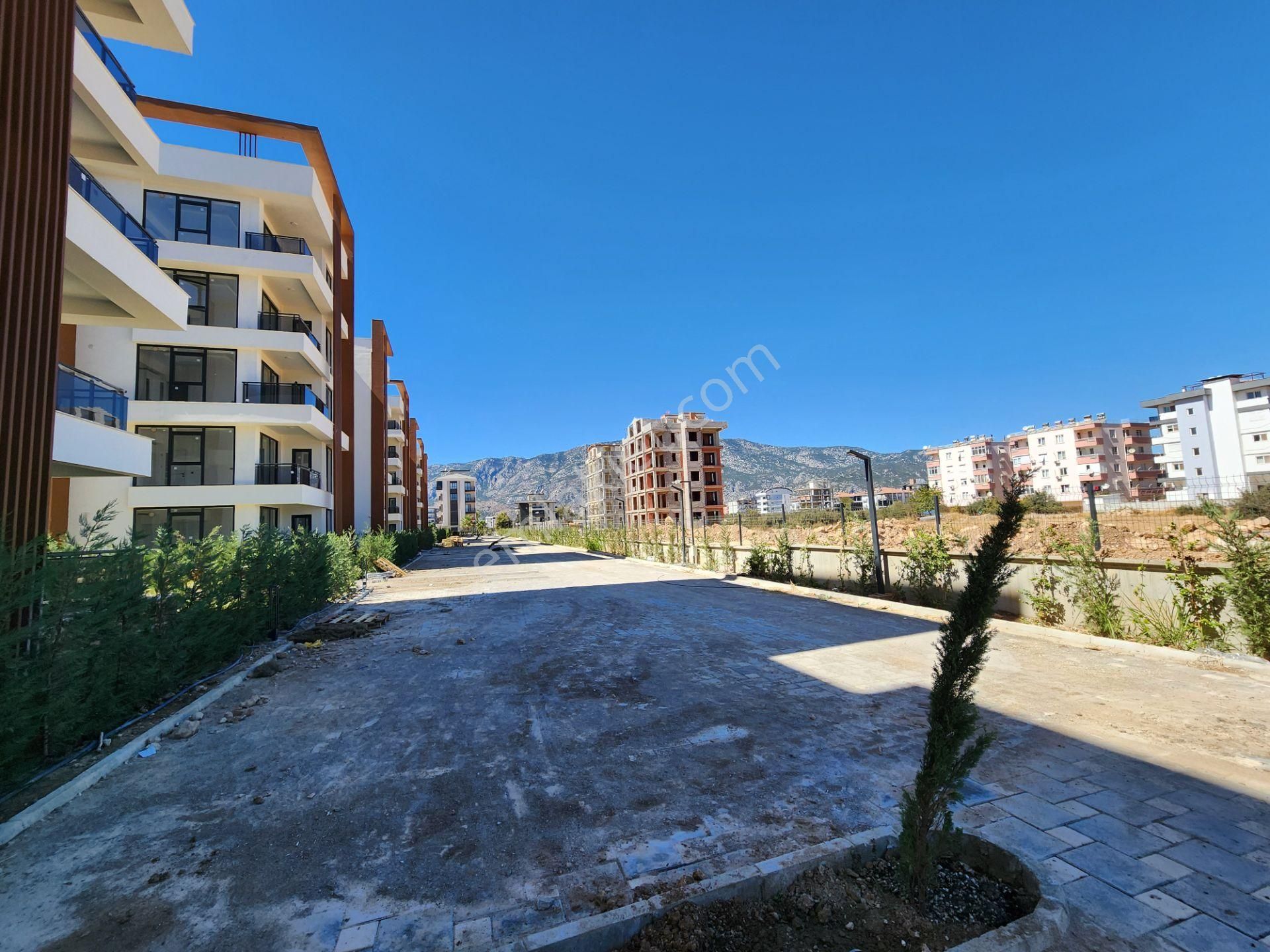Yeniköy'de Sıfır Lux Sitede Eşyalı Kiralık Sıfır 1+1 Lux Daire - Görsel 34