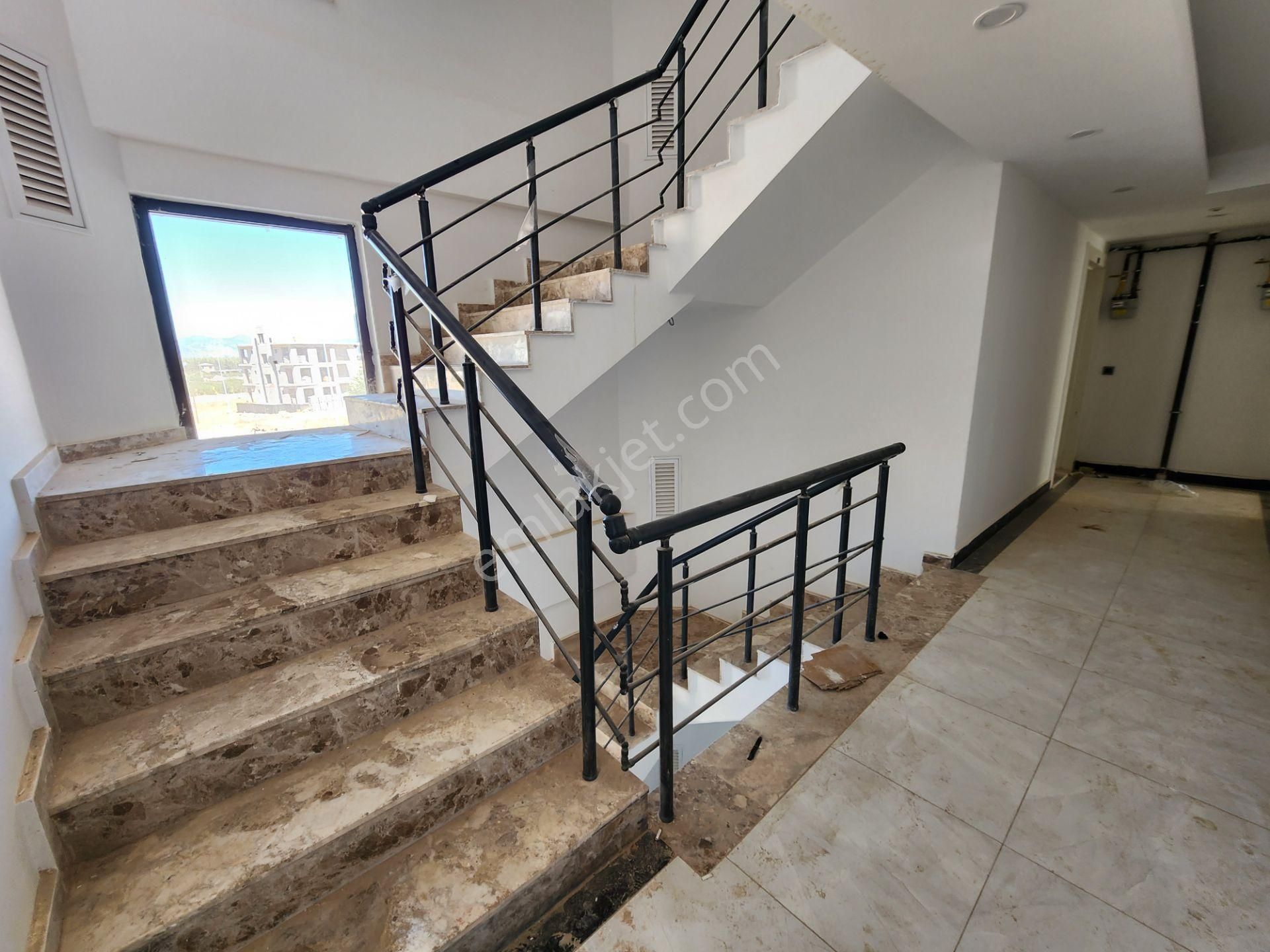 Yeniköy'de Sıfır Lux Sitede Eşyalı Kiralık Sıfır 1+1 Lux Daire - Görsel 4