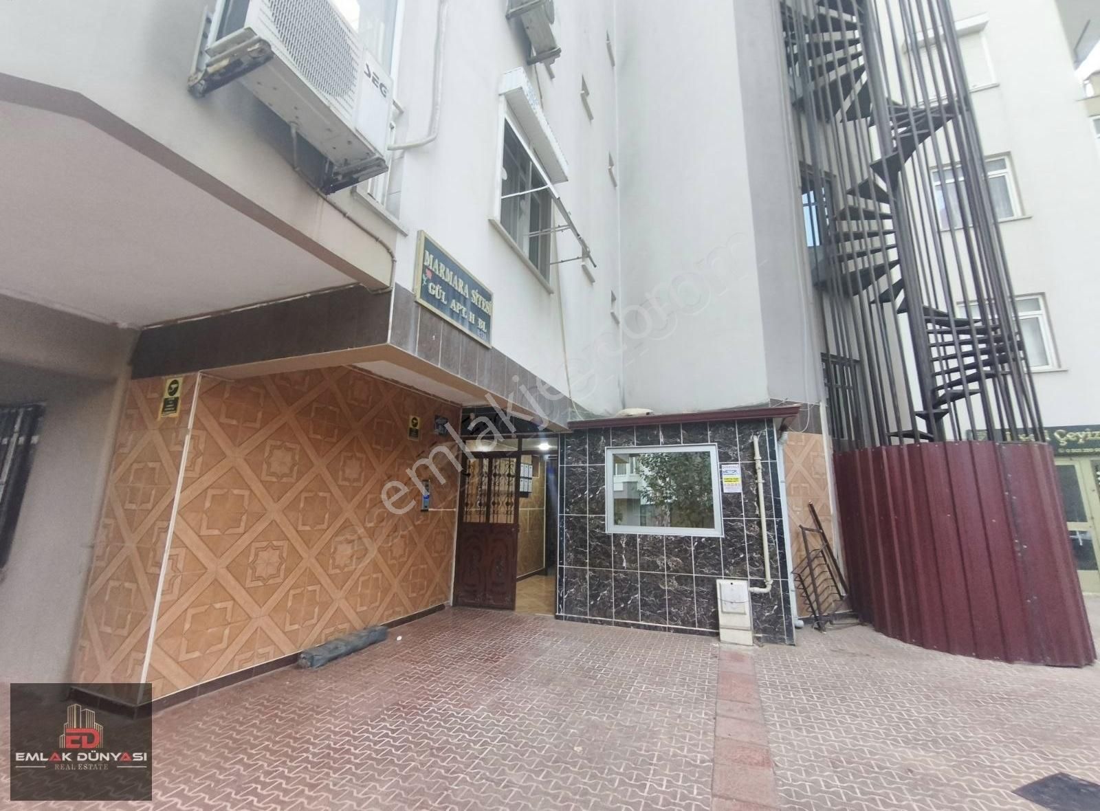 Konyaaltı Siteler Mah Site İçinde Masrafsız Satılık 3+1