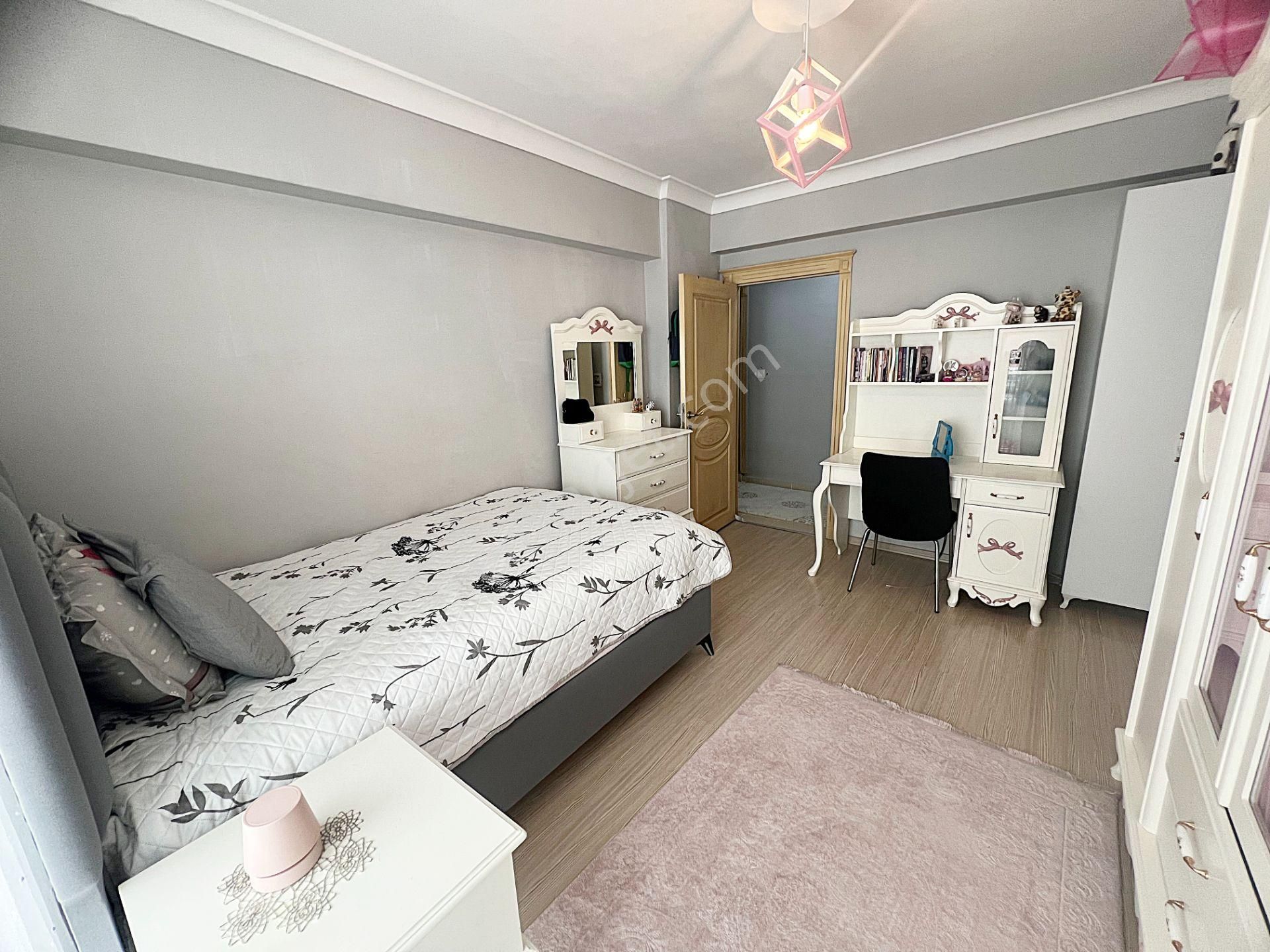 Kaletepede Ünsal Cad Yakını Ful Yapılı Merkezi Isıtma Geniş 3+1 - Görsel 14