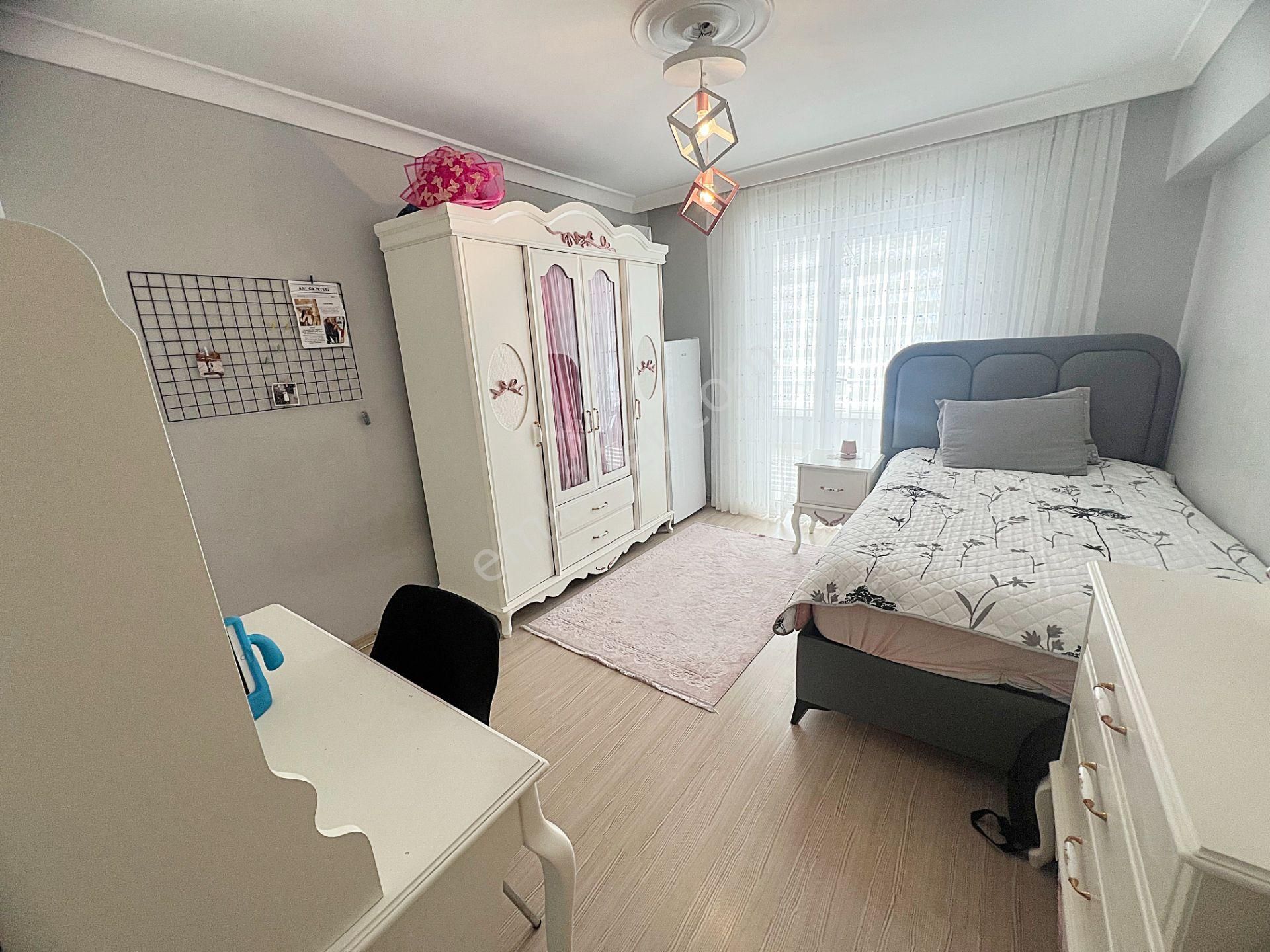 Kaletepede Ünsal Cad Yakını Ful Yapılı Merkezi Isıtma Geniş 3+1 - Görsel 12