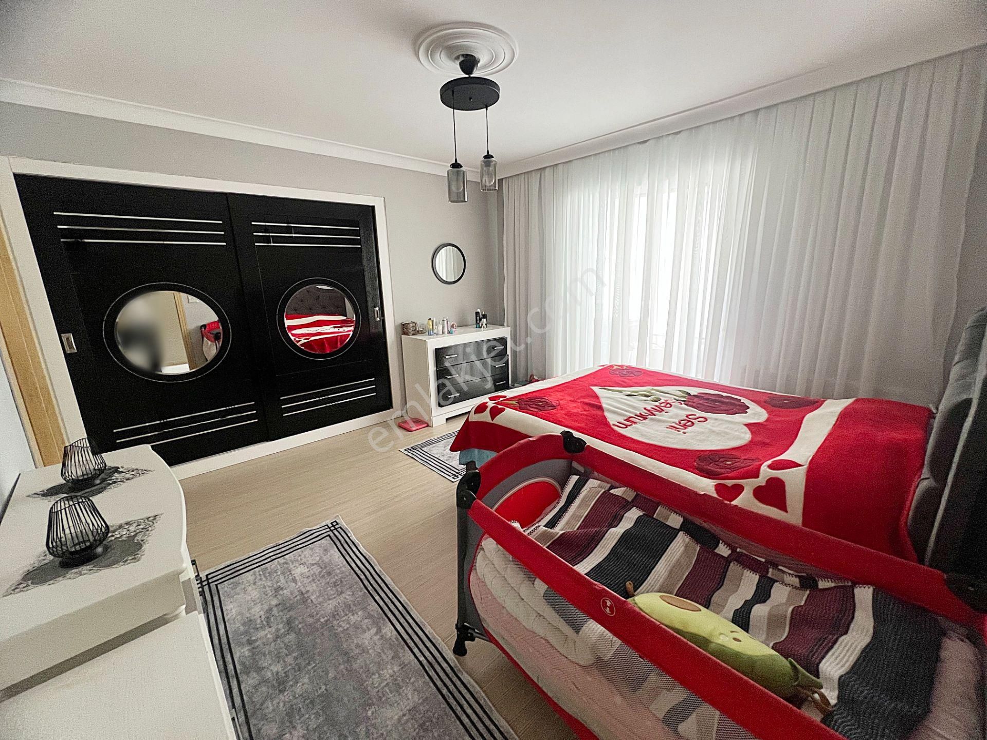 Kaletepede Ünsal Cad Yakını Ful Yapılı Merkezi Isıtma Geniş 3+1 - Görsel 20