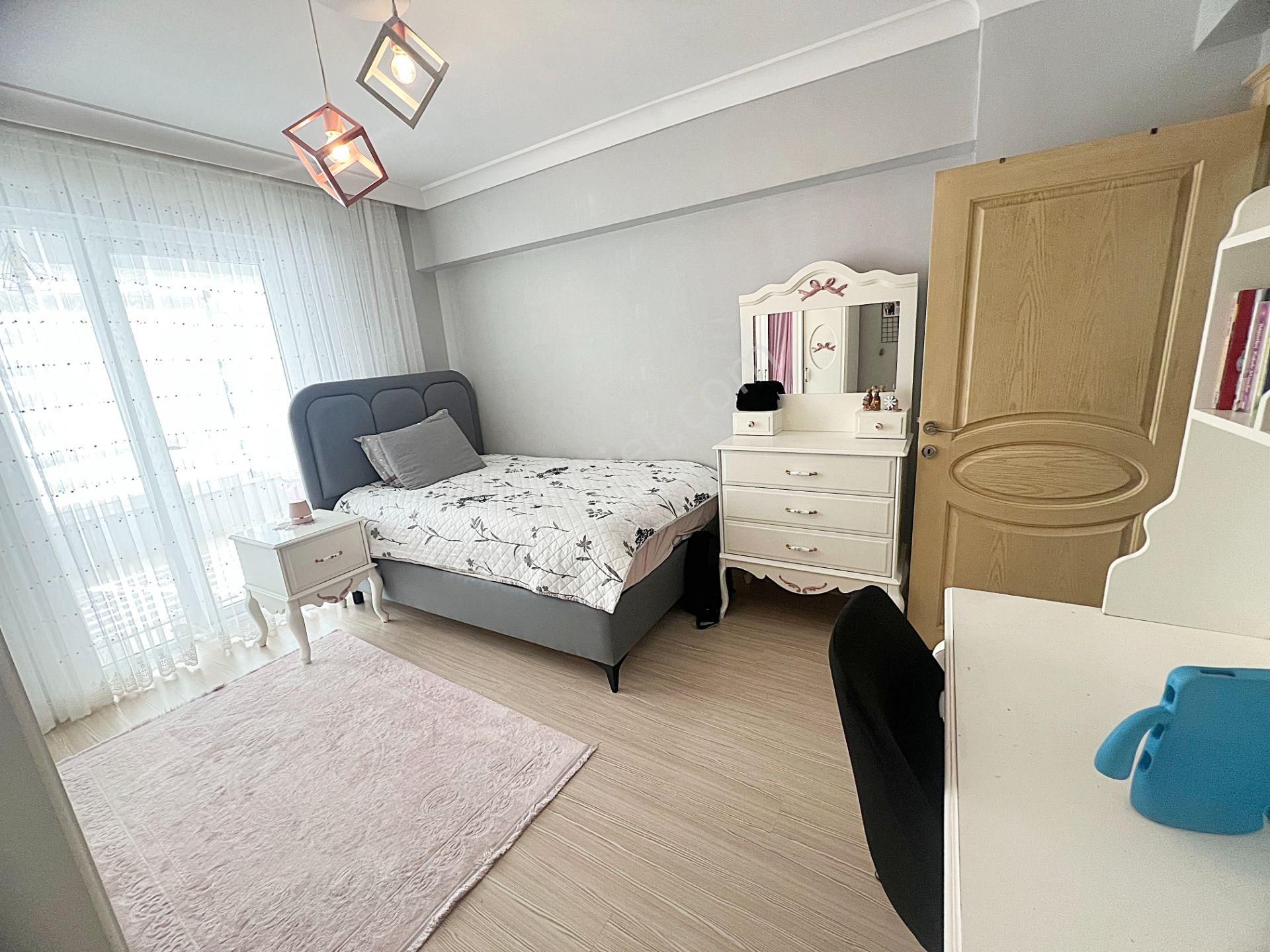 Kaletepede Ünsal Cad Yakını Ful Yapılı Merkezi Isıtma Geniş 3+1 - Görsel 13