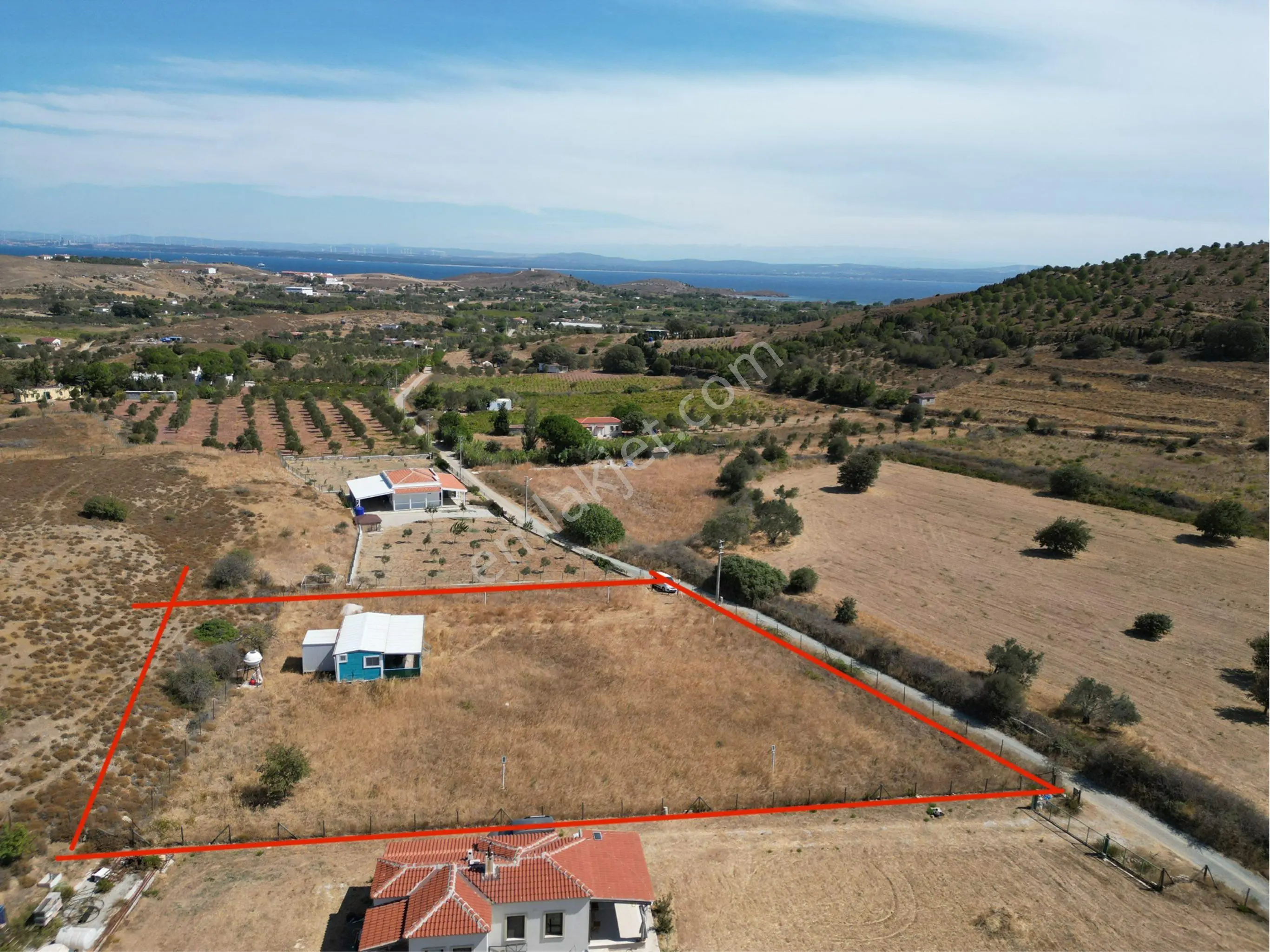 Güçlü Kardeşler Bozcaada'da 2.450 M2 Bag İçinde Yapı Mevcut - Görsel 4