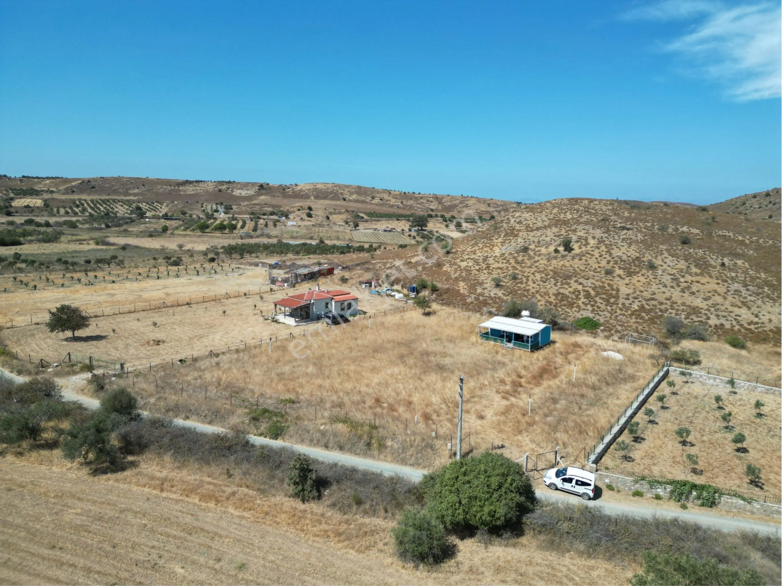 Güçlü Kardeşler Bozcaada'da 2.450 M2 Bag İçinde Yapı Mevcut - Görsel 5