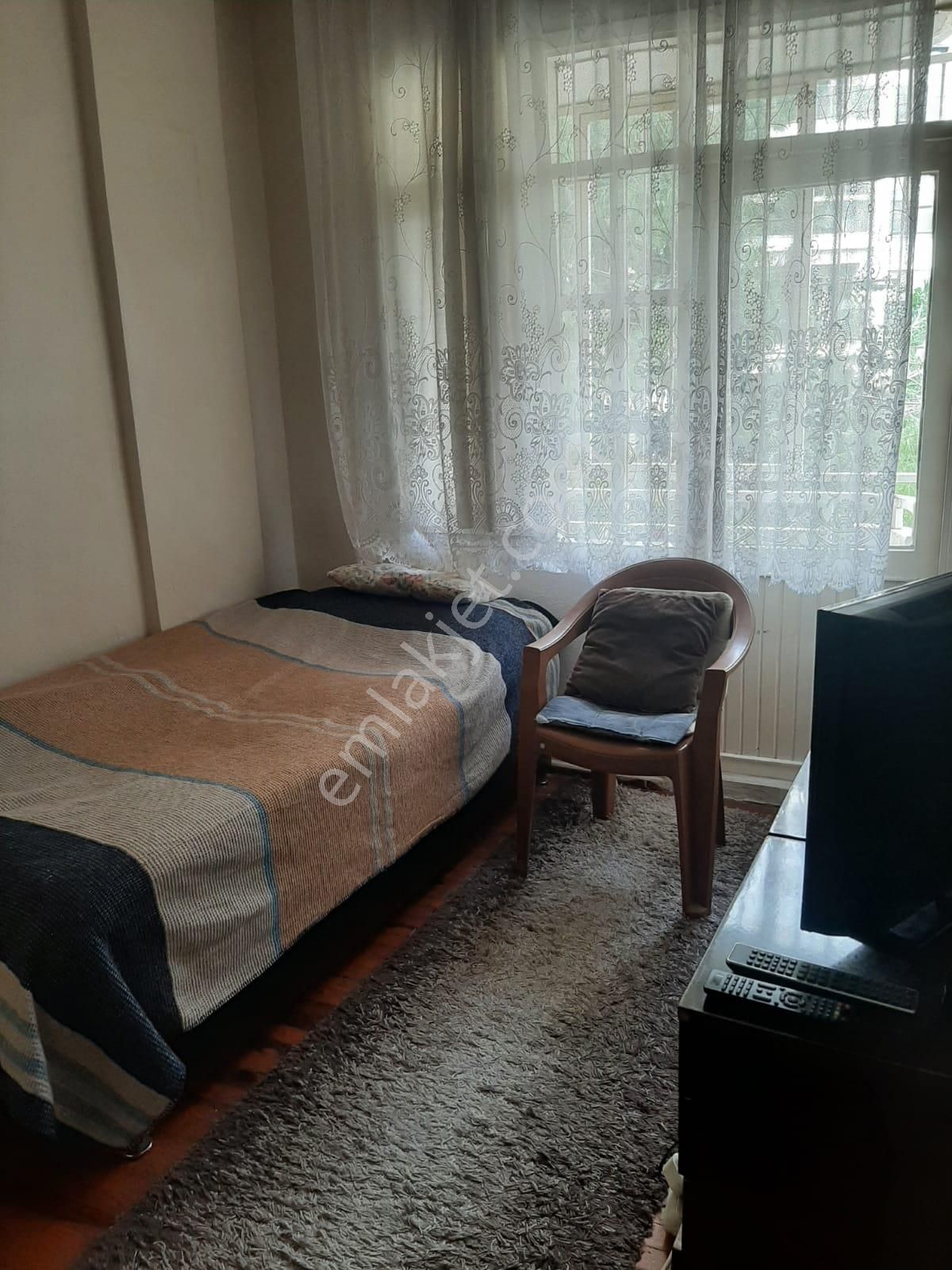 İzmir İli Karşıyaka İlçesi Bahçelievler Mahallesinde Satılık 3+1 Fırsat Daire - Görsel 3