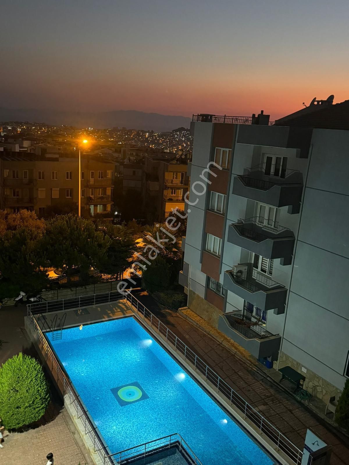 Kuşadası Ege Mahallesinde Satılık Doğalgazlı Daire - Görsel 6