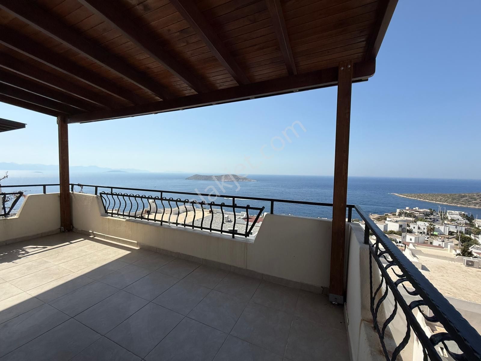 Gümüşlükte Satılık Müstakil Villa 9 Adalar Manzaralı Bahçeli Ev Bulunmaz Konum Fırsat Ev Acill - Görsel 9