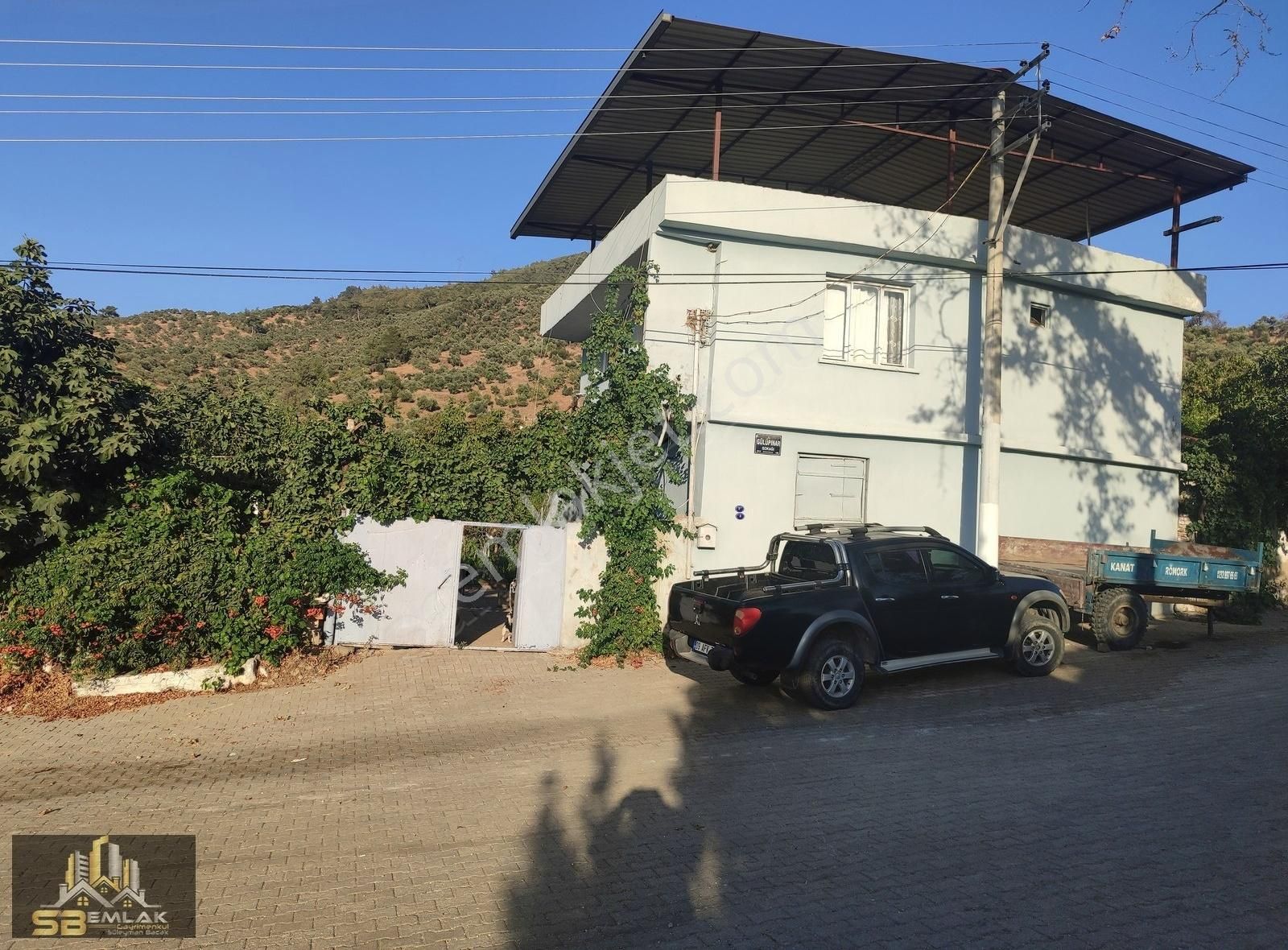 Sb Emlak Ofisinden Büyükkale Mahallesinde Köyün'de Köy Evi