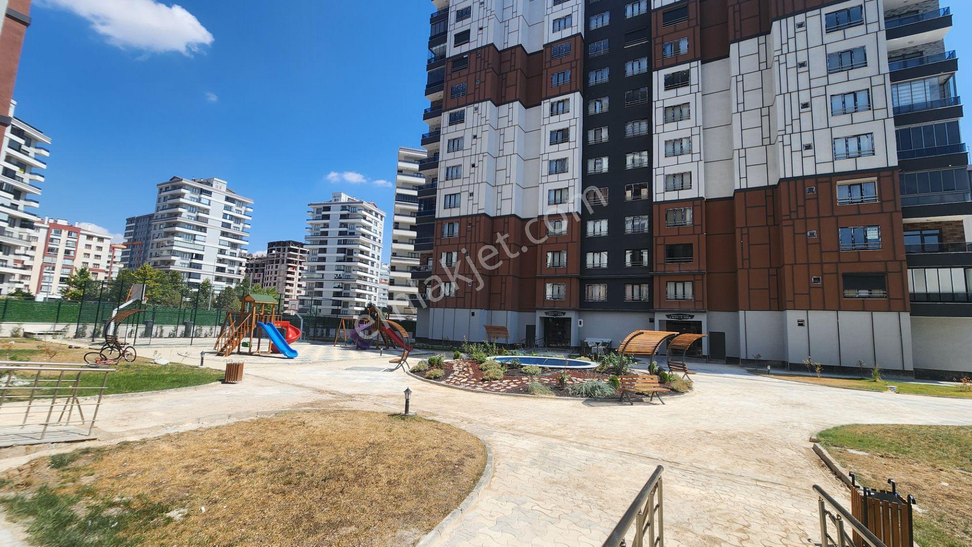 Selçuklu Şeker'de Site İçi Ara Kat 4+1 Üç Cepheli Sıfır Daire - Görsel 5