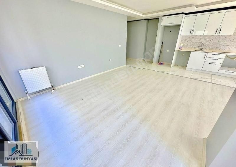 Emlak Dünyasından Küçükyalı Merkezde 2+1 Yeni Bina Ara Kat - Görsel 6