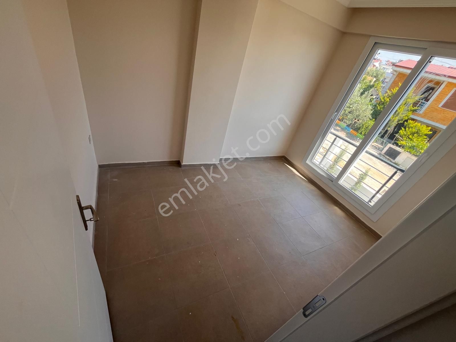 Seferihisar Payamlıda Geniş Bahçeli Sıfır 3+1 Yazlıklar - Görsel 12