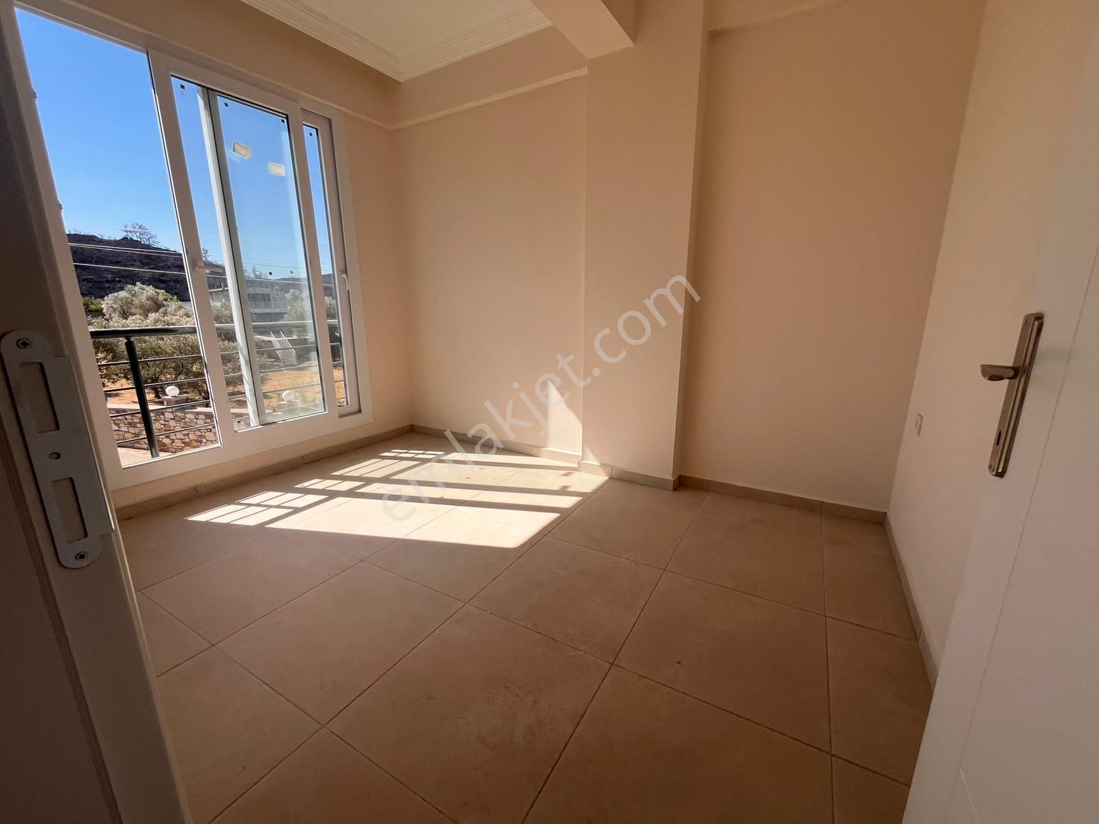 Seferihisar Payamlıda Geniş Bahçeli Sıfır 3+1 Yazlıklar - Görsel 20