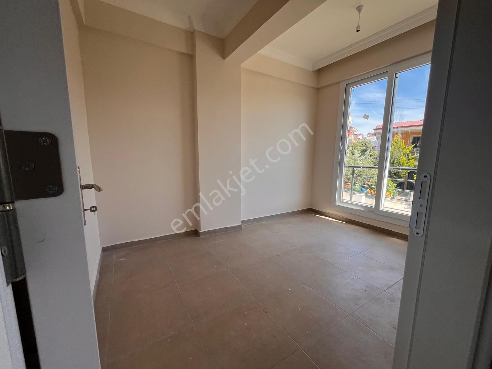 Seferihisar Payamlıda Geniş Bahçeli Sıfır 3+1 Yazlıklar - Görsel 11