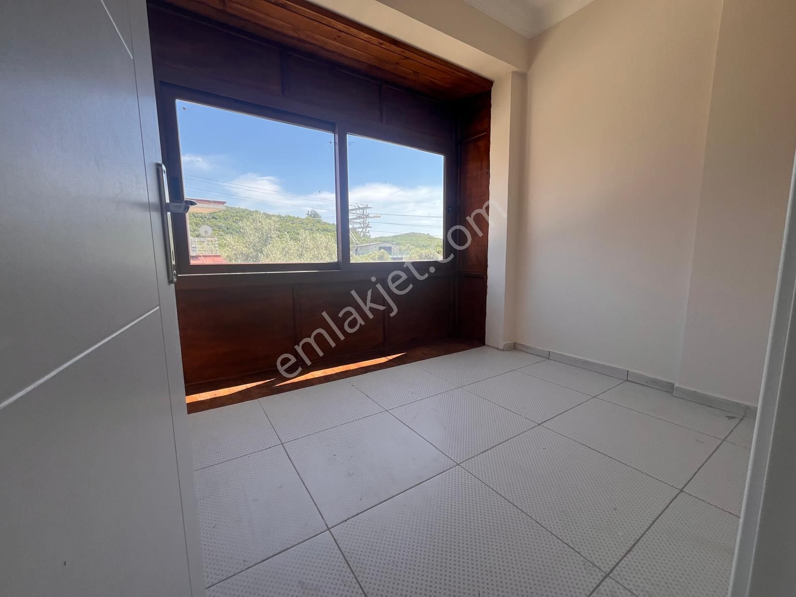 Seferihisar Payamlıda Geniş Bahçeli Sıfır 3+1 Yazlıklar - Görsel 14