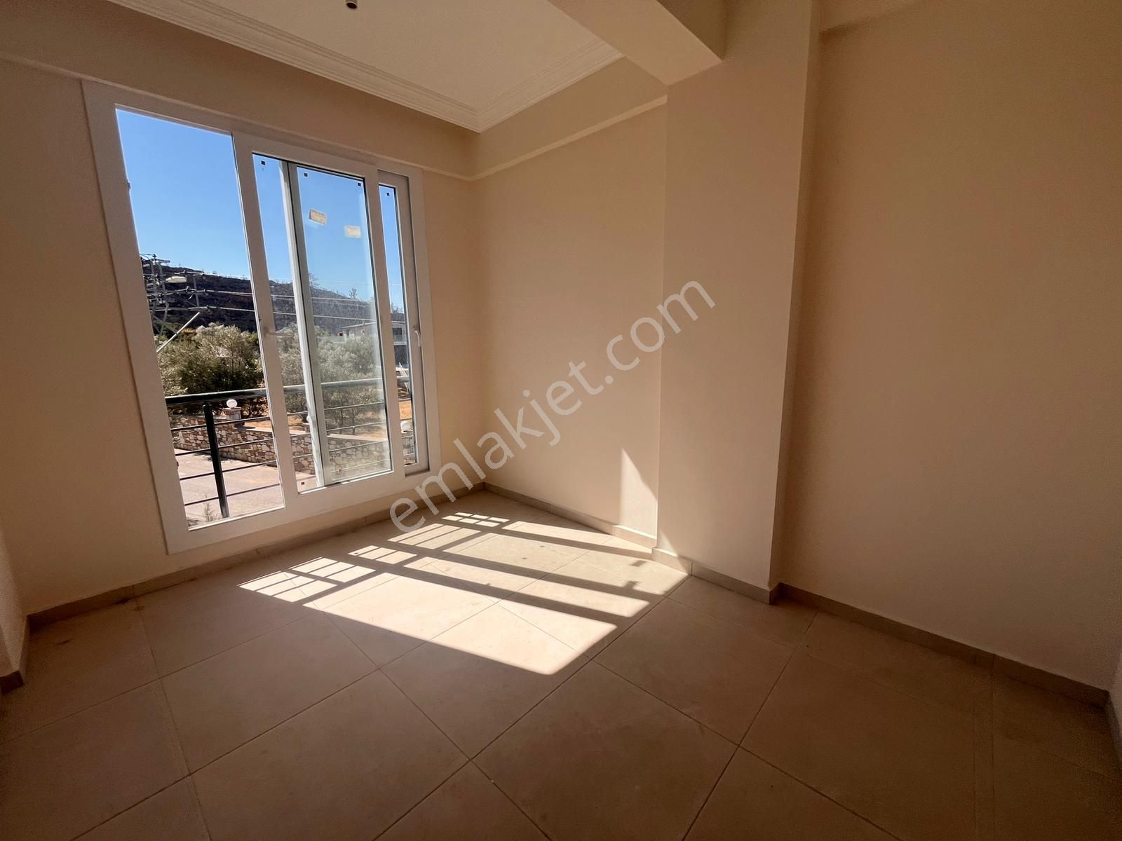 Seferihisar Payamlıda Geniş Bahçeli Sıfır 3+1 Yazlıklar - Görsel 23