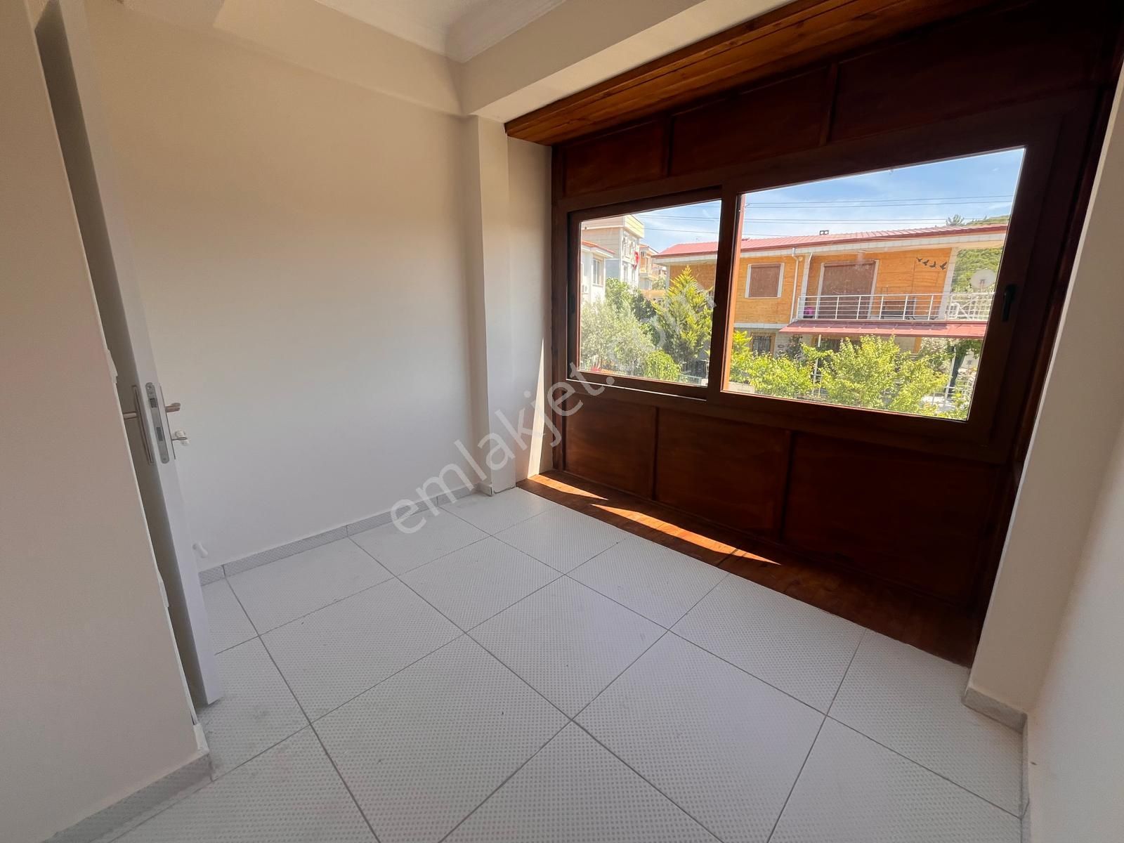 Seferihisar Payamlıda Geniş Bahçeli Sıfır 3+1 Yazlıklar - Görsel 15