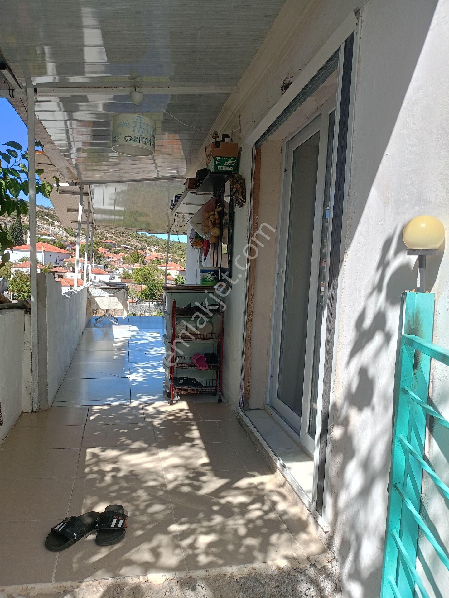 Koyuneli Mahallesi / Satılık Bahçeli Taş Ev / 5+1 / Bergama - Görsel 8