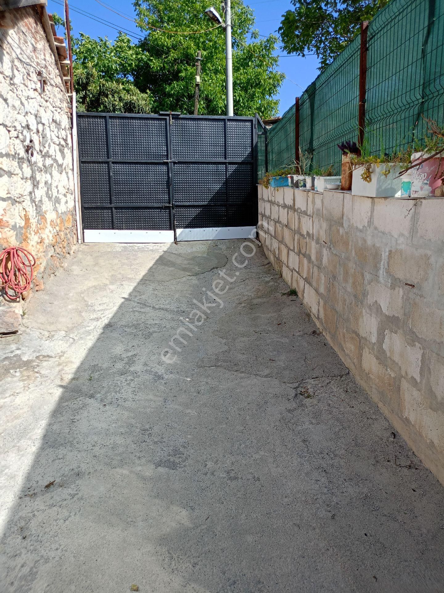 Bozköy Mahallesi / 2 Haneli Bahçeli Taş Ev / 6+1 / Satılık / Bergama - Görsel 10