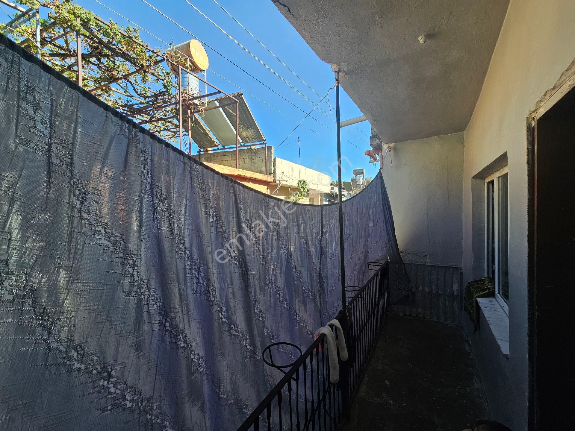 Seyhan Da Barbaros Mh Seki Çarşamba Pazarına Yakın 3 Katlı Eski Ev - Görsel 8