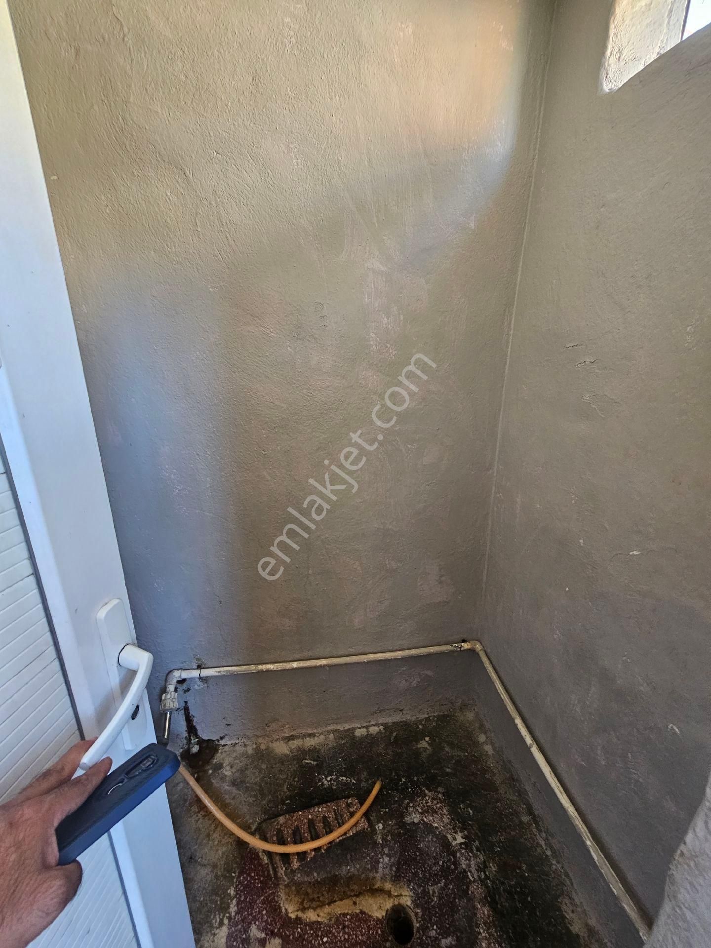 Seyhan Da Barbaros Mh Seki Çarşamba Pazarına Yakın 3 Katlı Eski Ev - Görsel 9