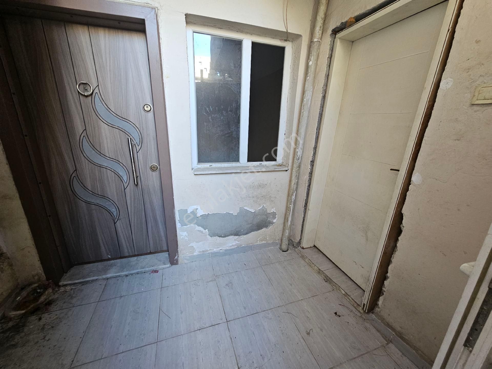 Seyhan Da Barbaros Mh Seki Çarşamba Pazarına Yakın 3 Katlı Eski Ev - Görsel 12