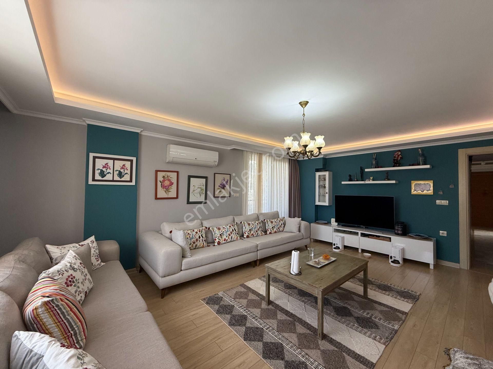 Sığacık Marina Yakınında Geniş Ve Konforlu Satılık Daire!