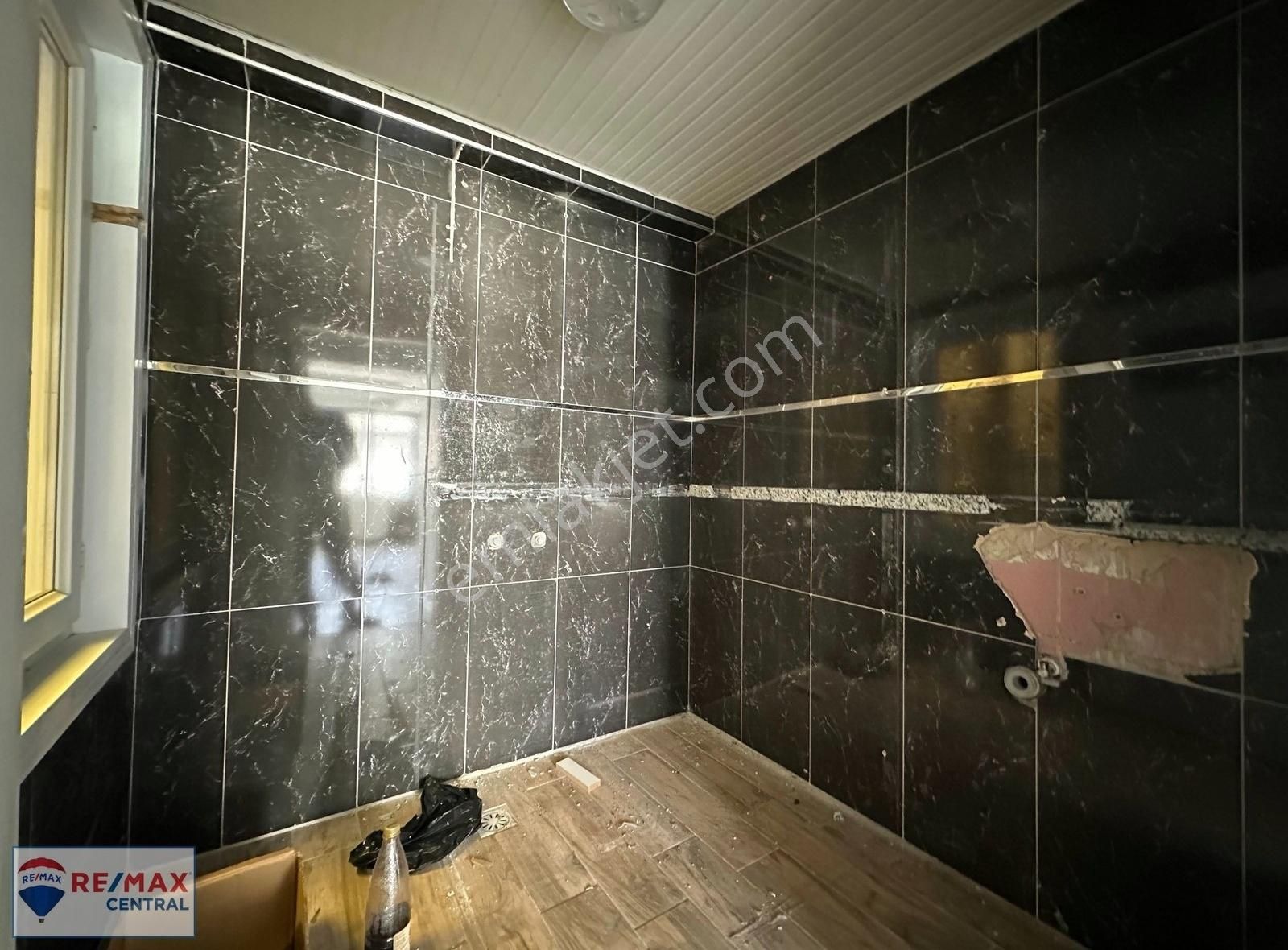 Remax Central Dan Çarşının İçinde Eşsiz Fırsat Komple Bina - Görsel 2