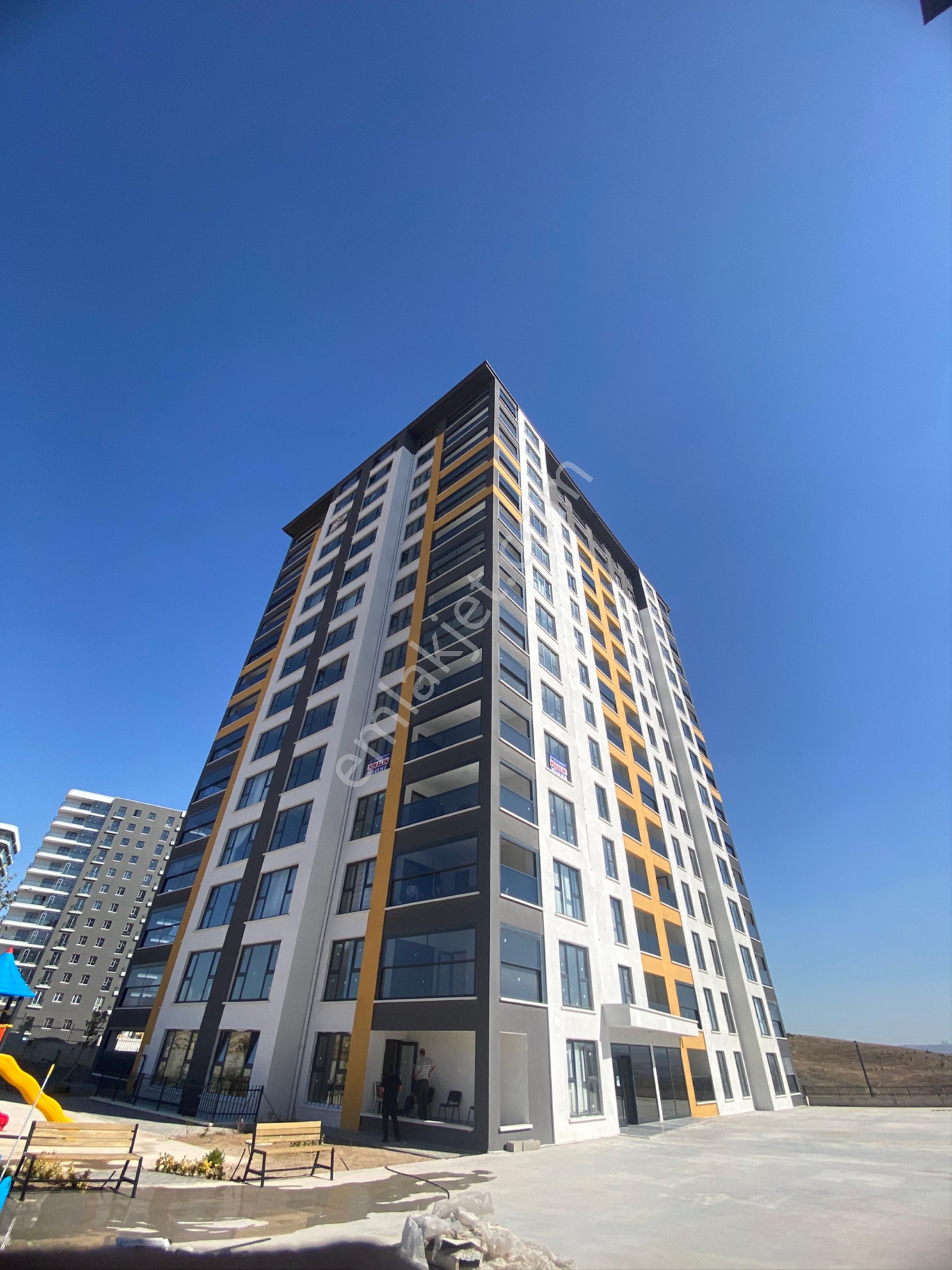 Seg Grup| Site İçerisinde Yüksek Kat Geniş 4+1 Satılık Daire - Görsel 2