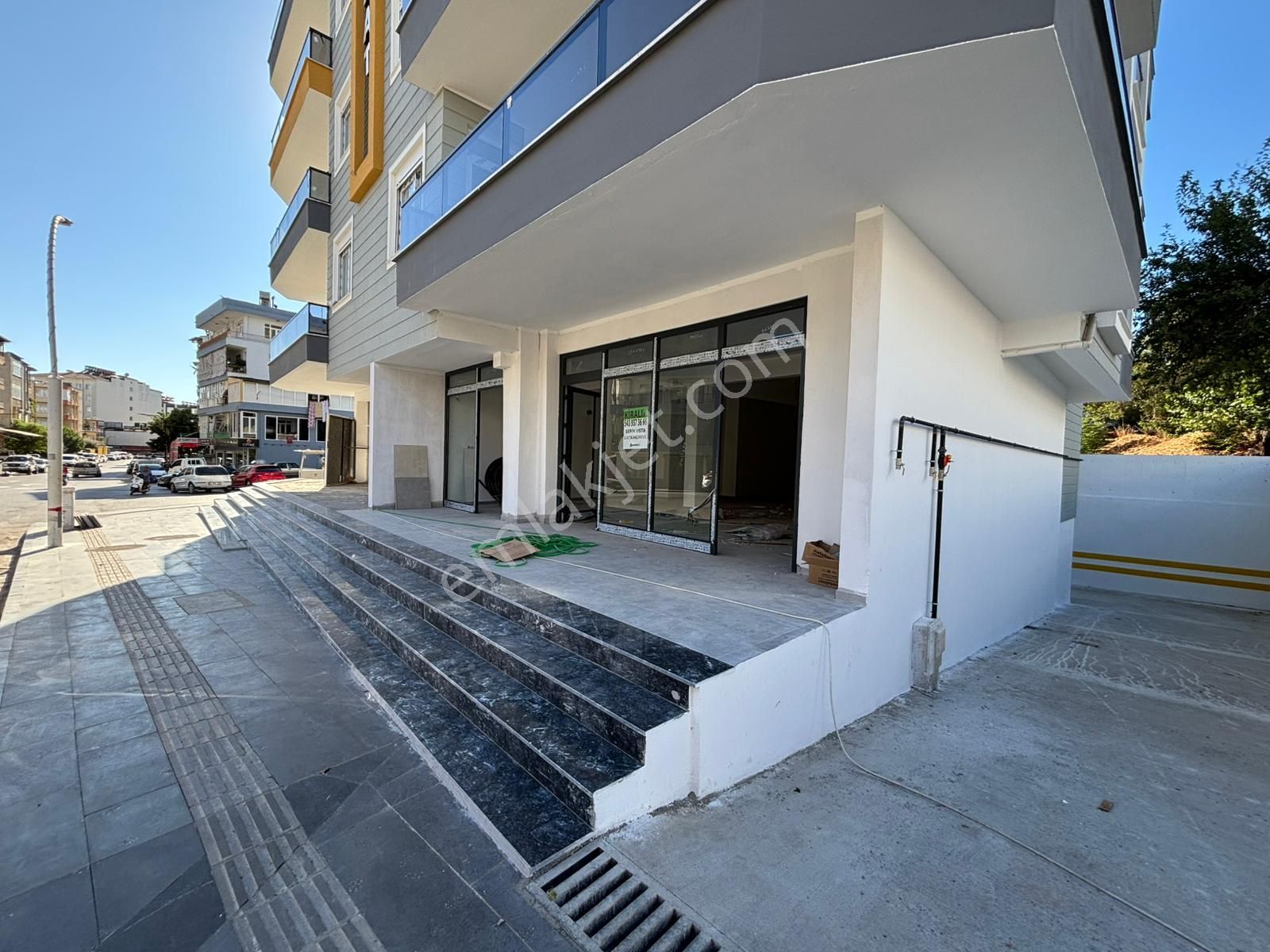 Usta Gayrimenkul'den Kiralık Cadde Üzerinde Sıfır Dükkan - Görsel 6