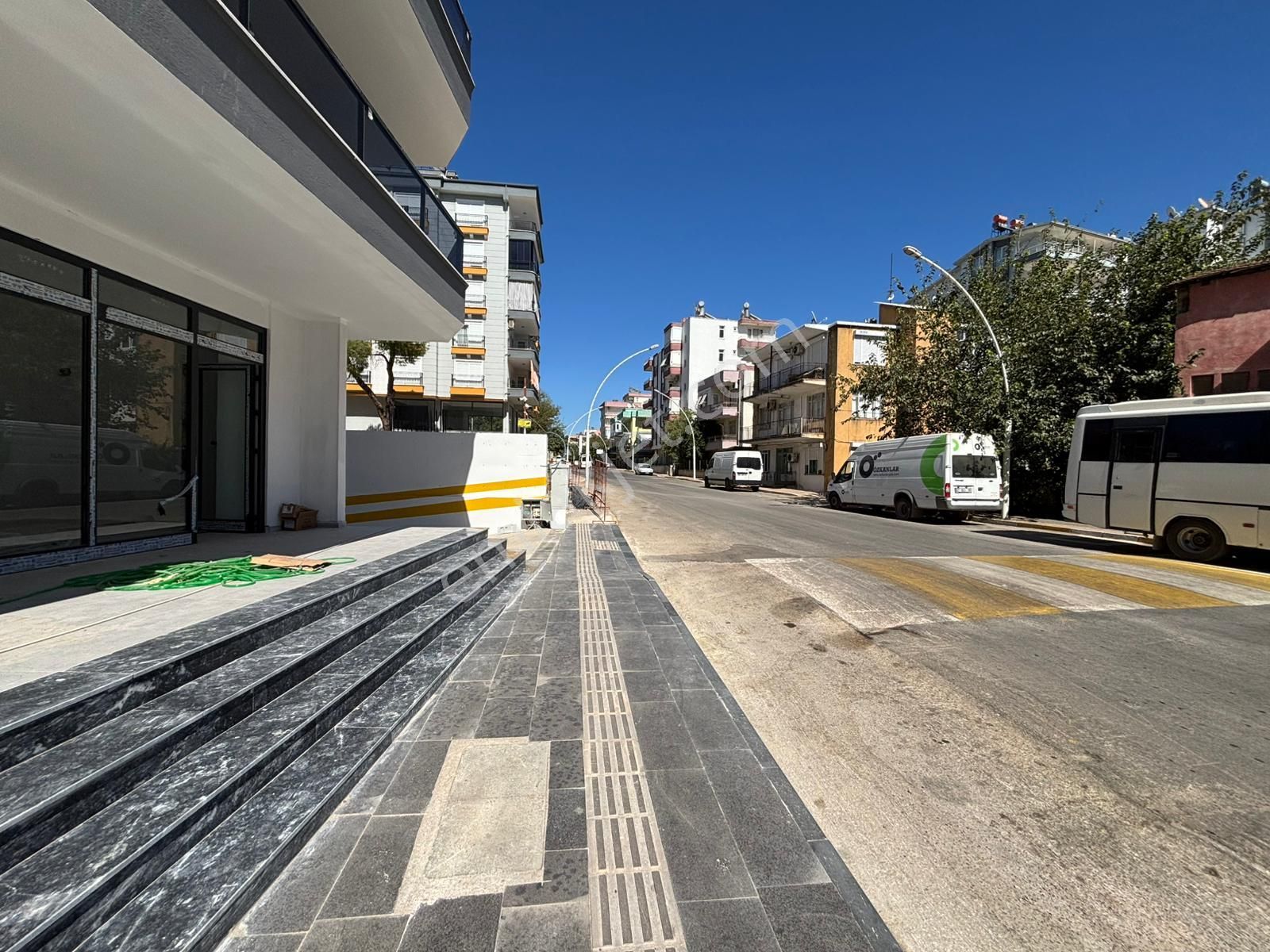 Usta Gayrimenkul'den Kiralık Cadde Üzerinde Sıfır Dükkan - Görsel 9