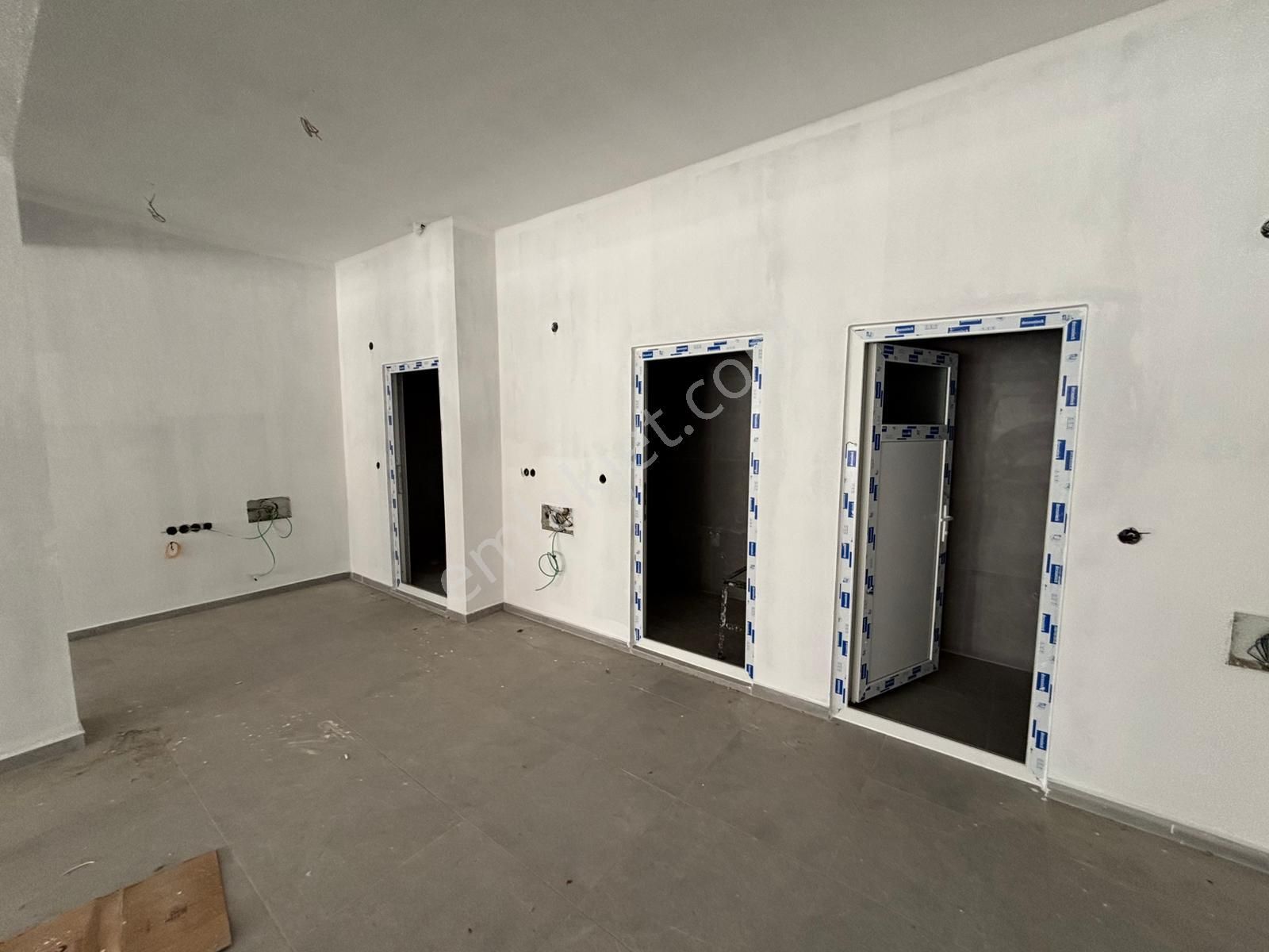 Usta Gayrimenkul'den Kiralık Cadde Üzerinde Sıfır Dükkan - Görsel 10