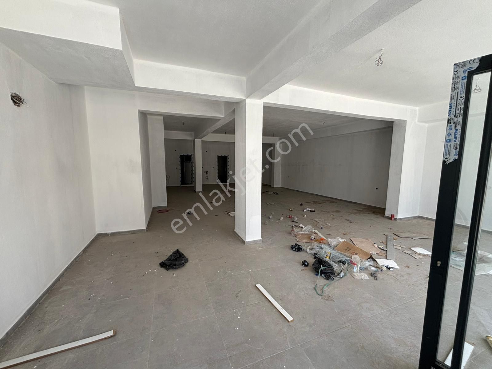 Usta Gayrimenkul'den Kiralık Cadde Üzerinde Sıfır Dükkan - Görsel 3