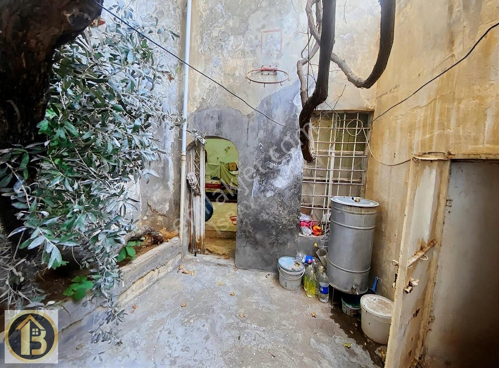 Artuklu Ulu Cami Dibinde 2 Katlı 7 Odalı Satılık Tarihi Ev - Görsel 26