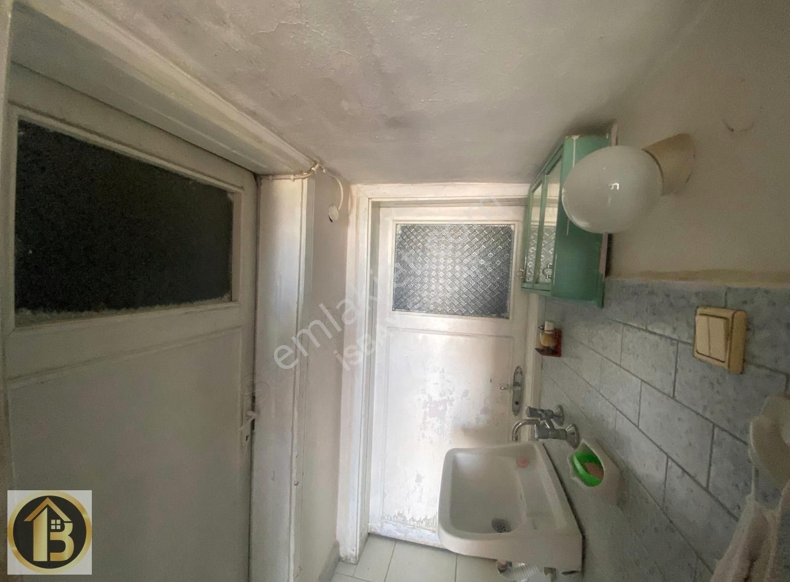 Artuklu Ulu Cami Dibinde 2 Katlı 7 Odalı Satılık Tarihi Ev - Görsel 4