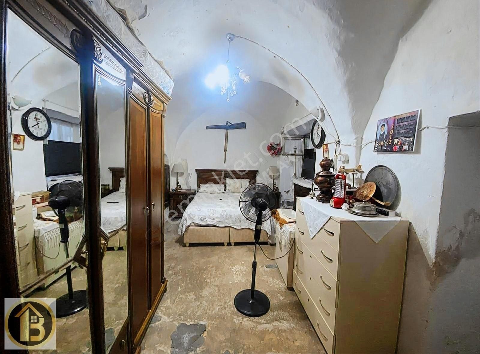 Artuklu Ulu Cami Dibinde 2 Katlı 7 Odalı Satılık Tarihi Ev - Görsel 17