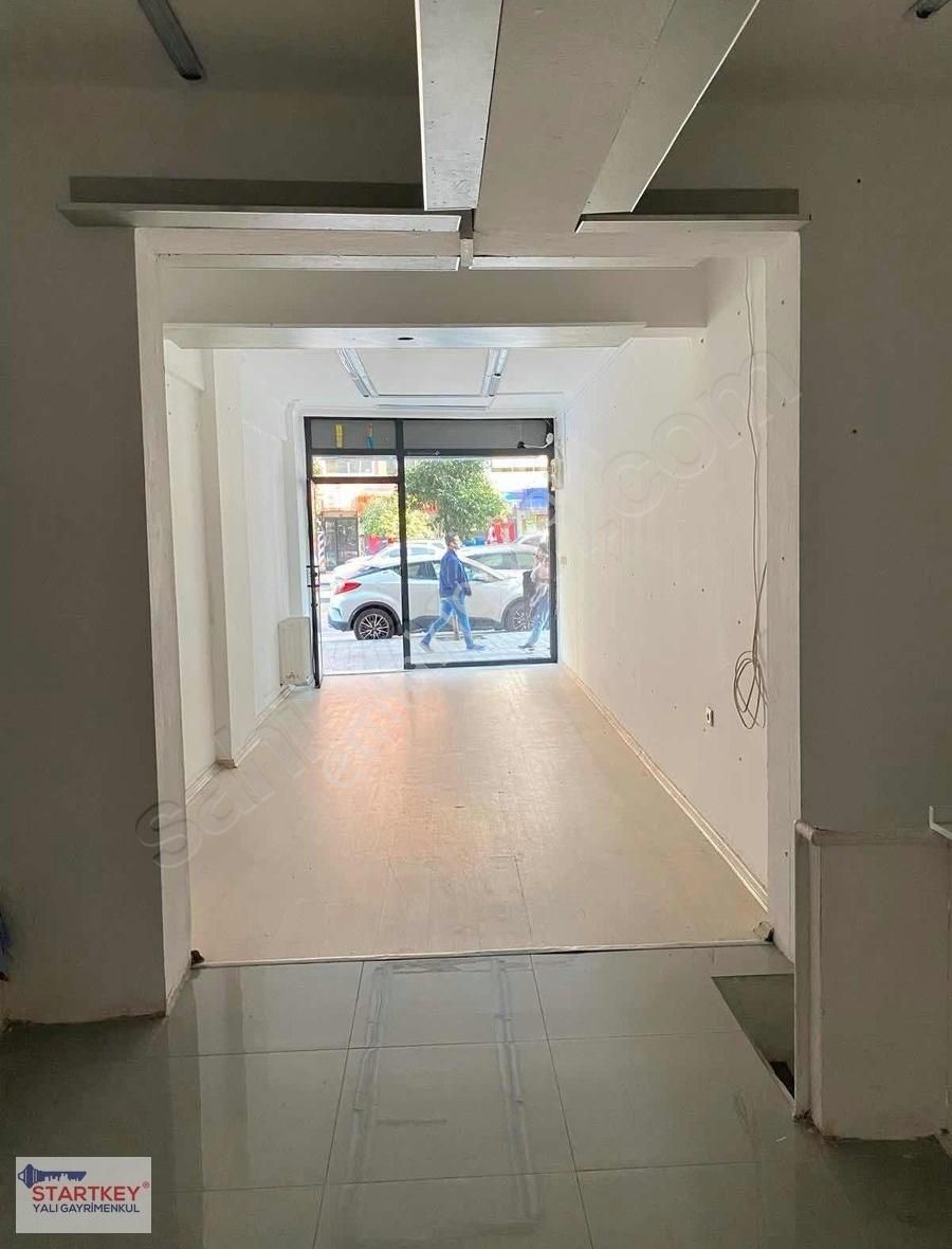 Konak Altıntaş Mah. İnönü Cd Kiracılı 2 Katlı Satılık Dükkan
