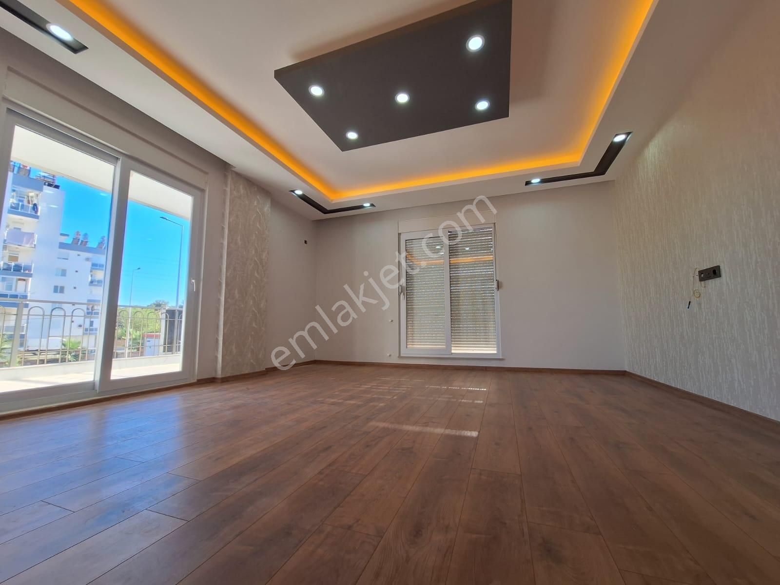 Havuzlu Çocuk Parklı 3+1 İskanlı Giyinme Odası Mevcut Köşe Daire - Görsel 14