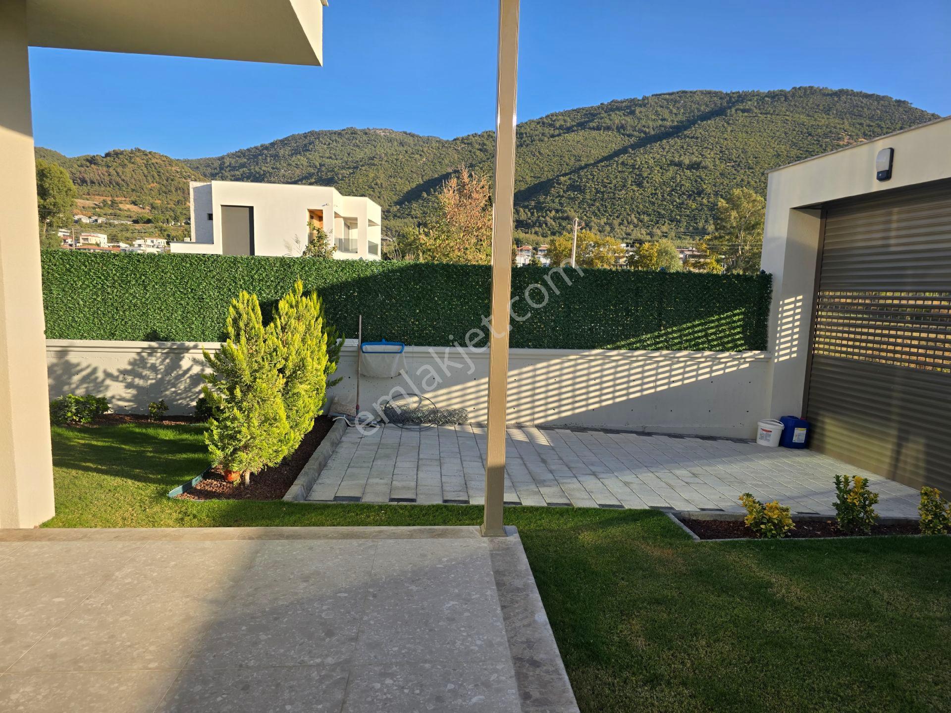 Kuşadası Davutlarda Tek Müstakil Bağımsız Özel Havuzlu 3+1 165m2 Lux Villa - Görsel 18