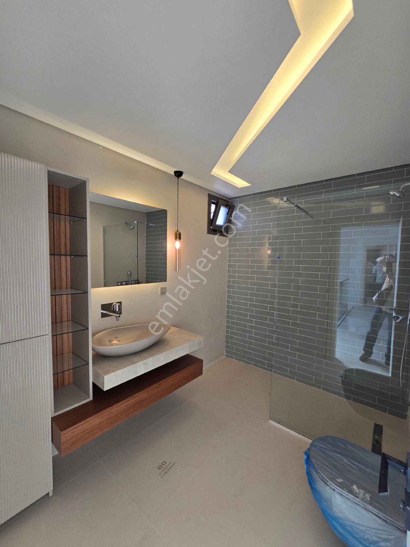 Kuşadası Davutlarda Tek Müstakil Bağımsız Özel Havuzlu 3+1 165m2 Lux Villa - Görsel 11