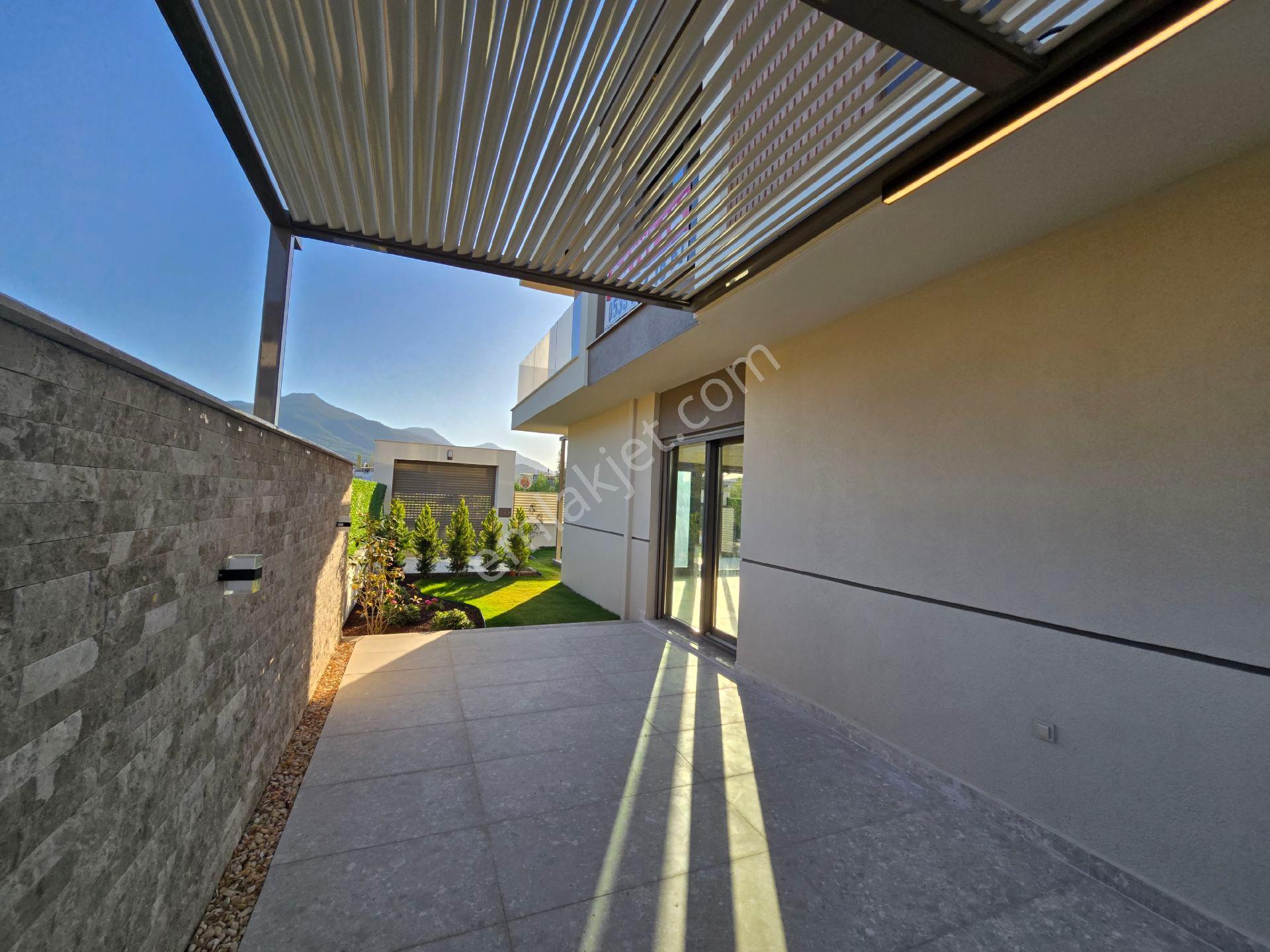 Kuşadası Davutlarda Tek Müstakil Bağımsız Özel Havuzlu 3+1 165m2 Lux Villa - Görsel 34