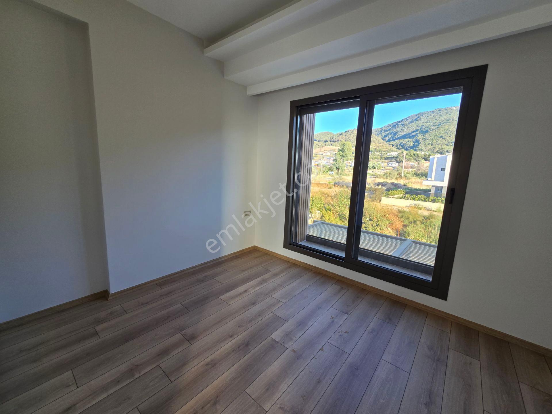 Kuşadası Davutlarda Tek Müstakil Bağımsız Özel Havuzlu 3+1 165m2 Lux Villa - Görsel 14