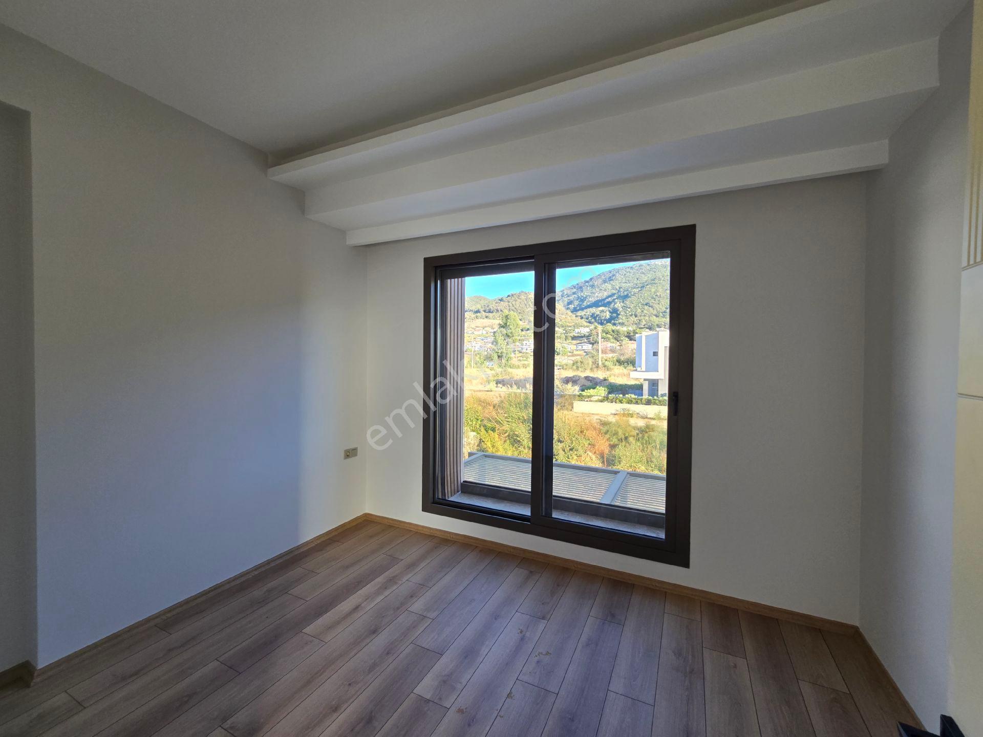 Kuşadası Davutlarda Tek Müstakil Bağımsız Özel Havuzlu 3+1 165m2 Lux Villa - Görsel 13