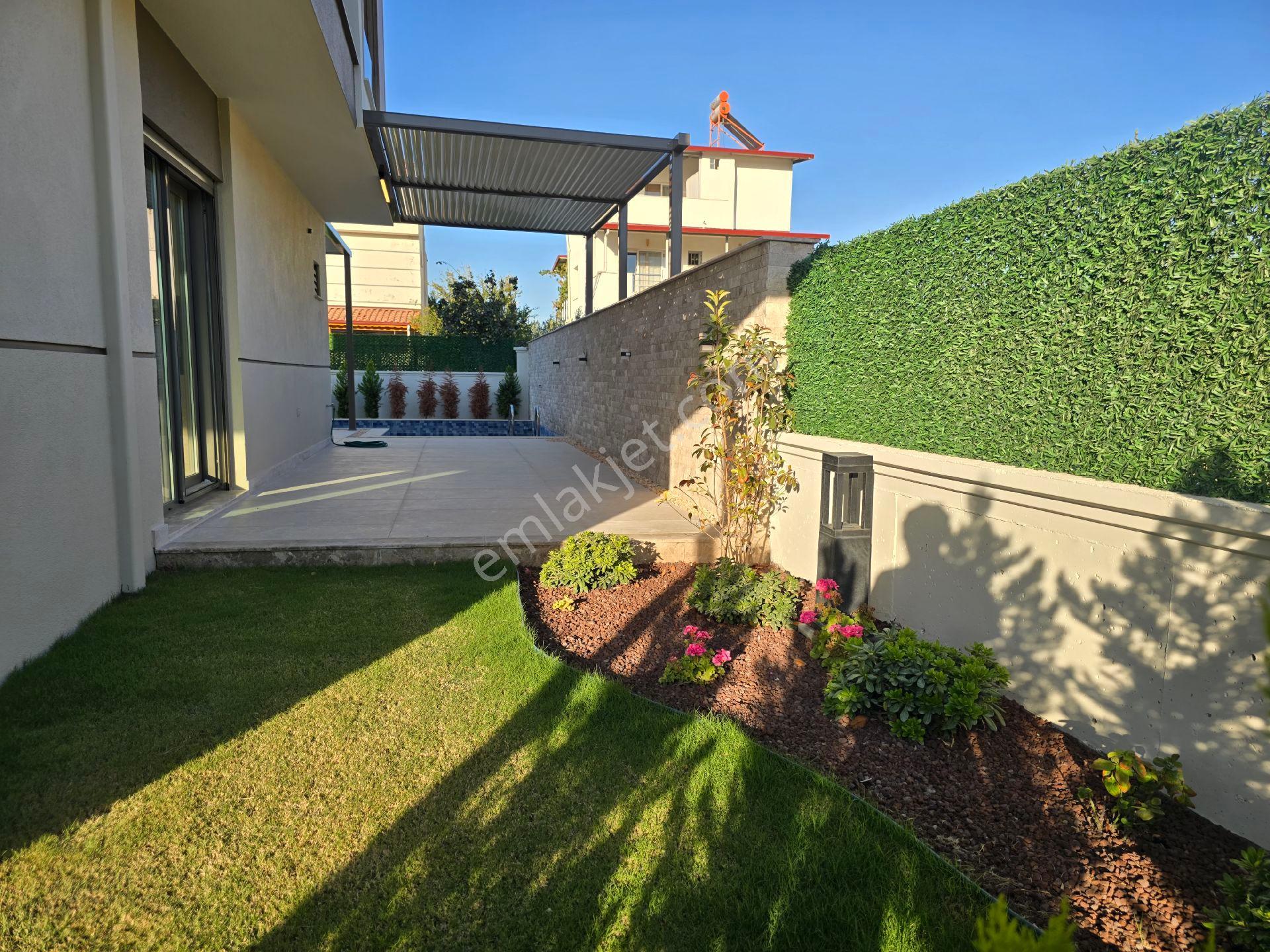 Kuşadası Davutlarda Tek Müstakil Bağımsız Özel Havuzlu 3+1 165m2 Lux Villa - Görsel 28