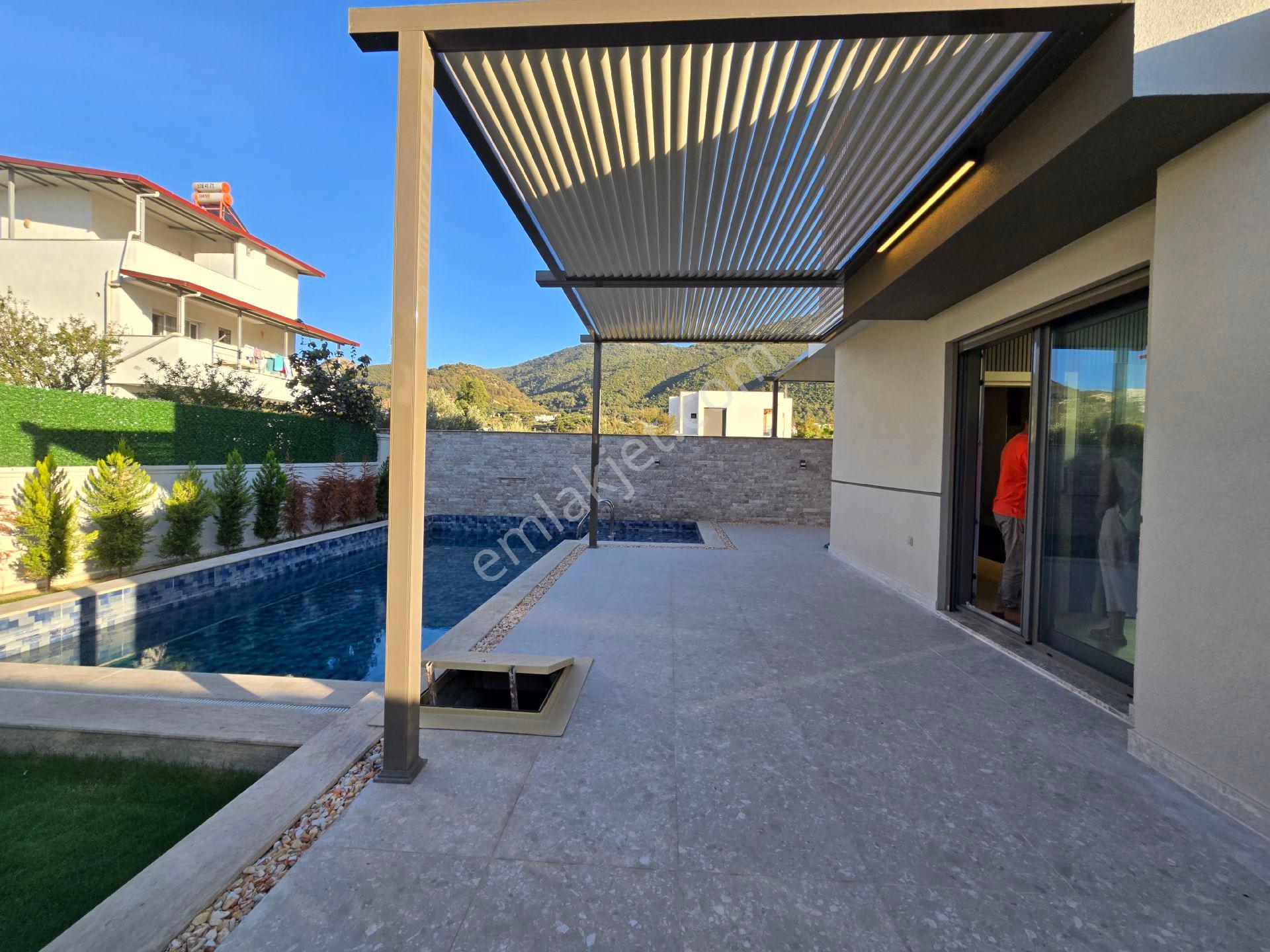 Kuşadası Davutlarda Tek Müstakil Bağımsız Özel Havuzlu 3+1 165m2 Lux Villa - Görsel 19