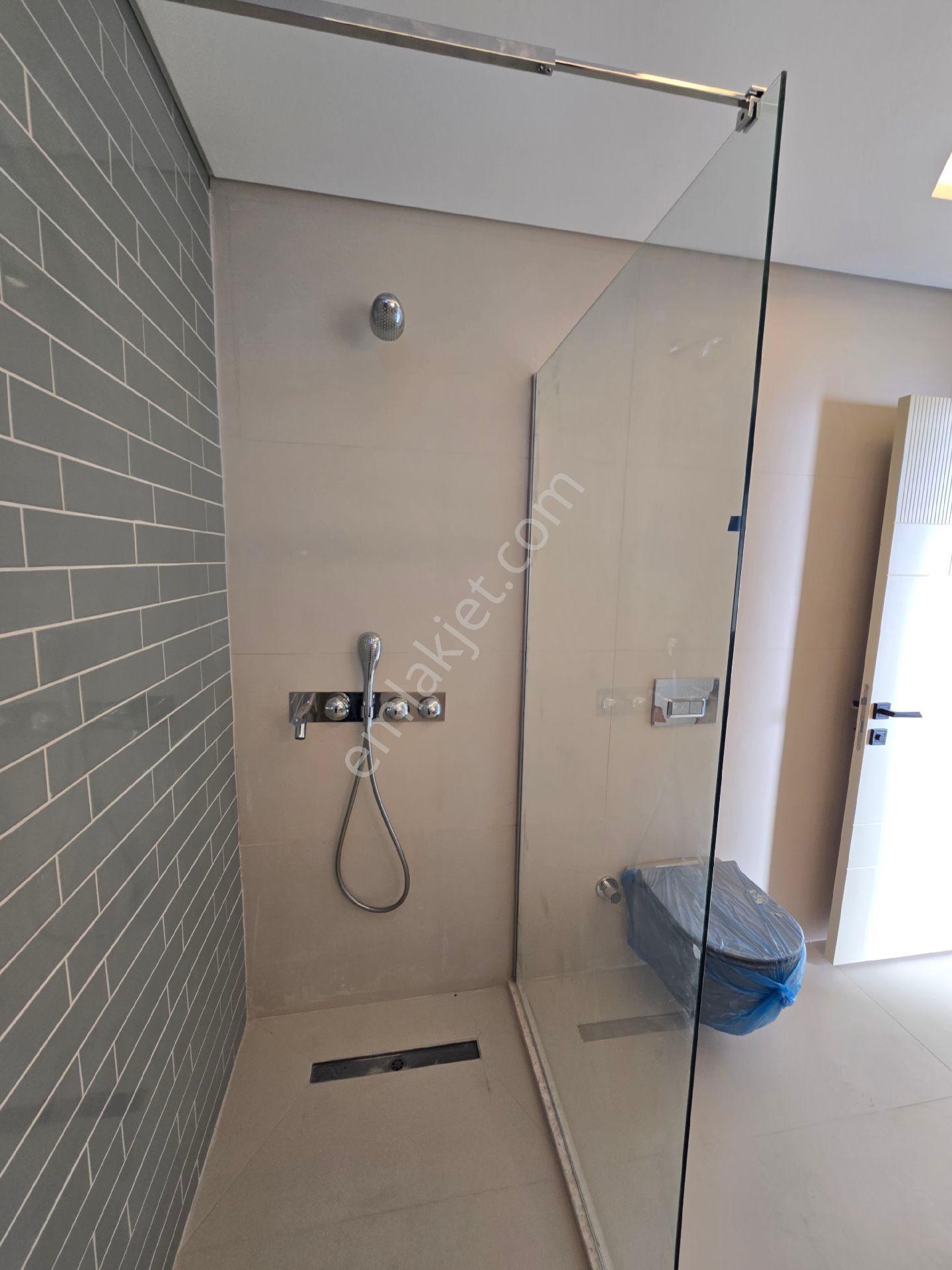 Kuşadası Davutlarda Tek Müstakil Bağımsız Özel Havuzlu 3+1 165m2 Lux Villa - Görsel 12