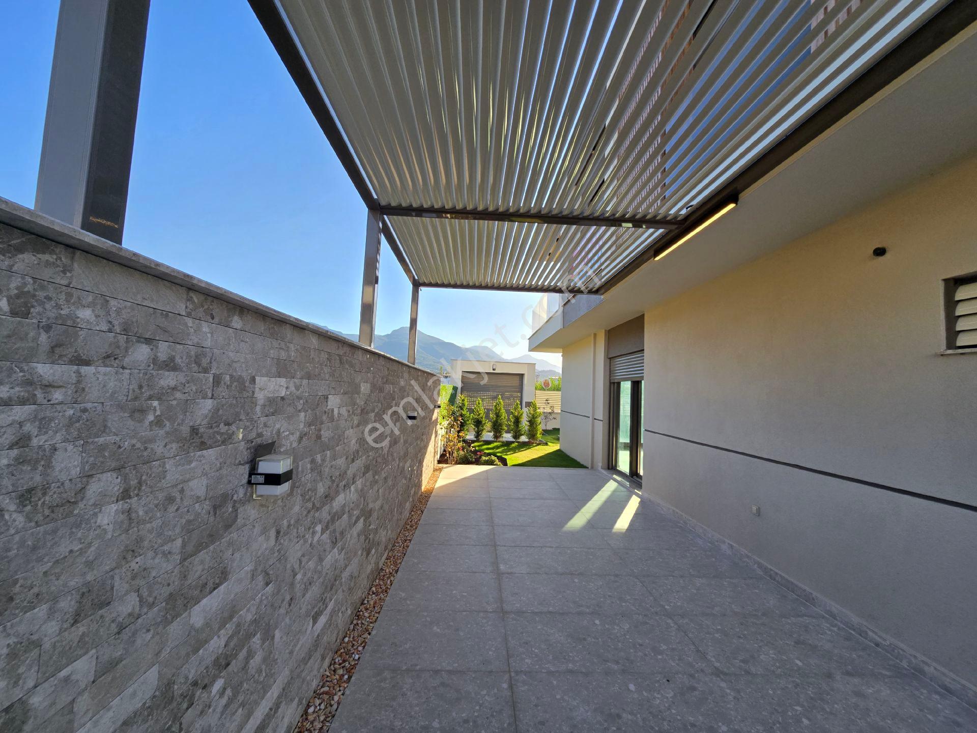 Kuşadası Davutlarda Tek Müstakil Bağımsız Özel Havuzlu 3+1 165m2 Lux Villa - Görsel 21